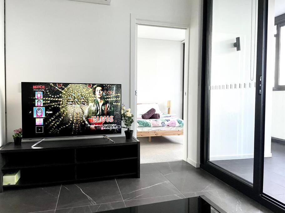 High Floor Skyline view 2Br close2Olympic park