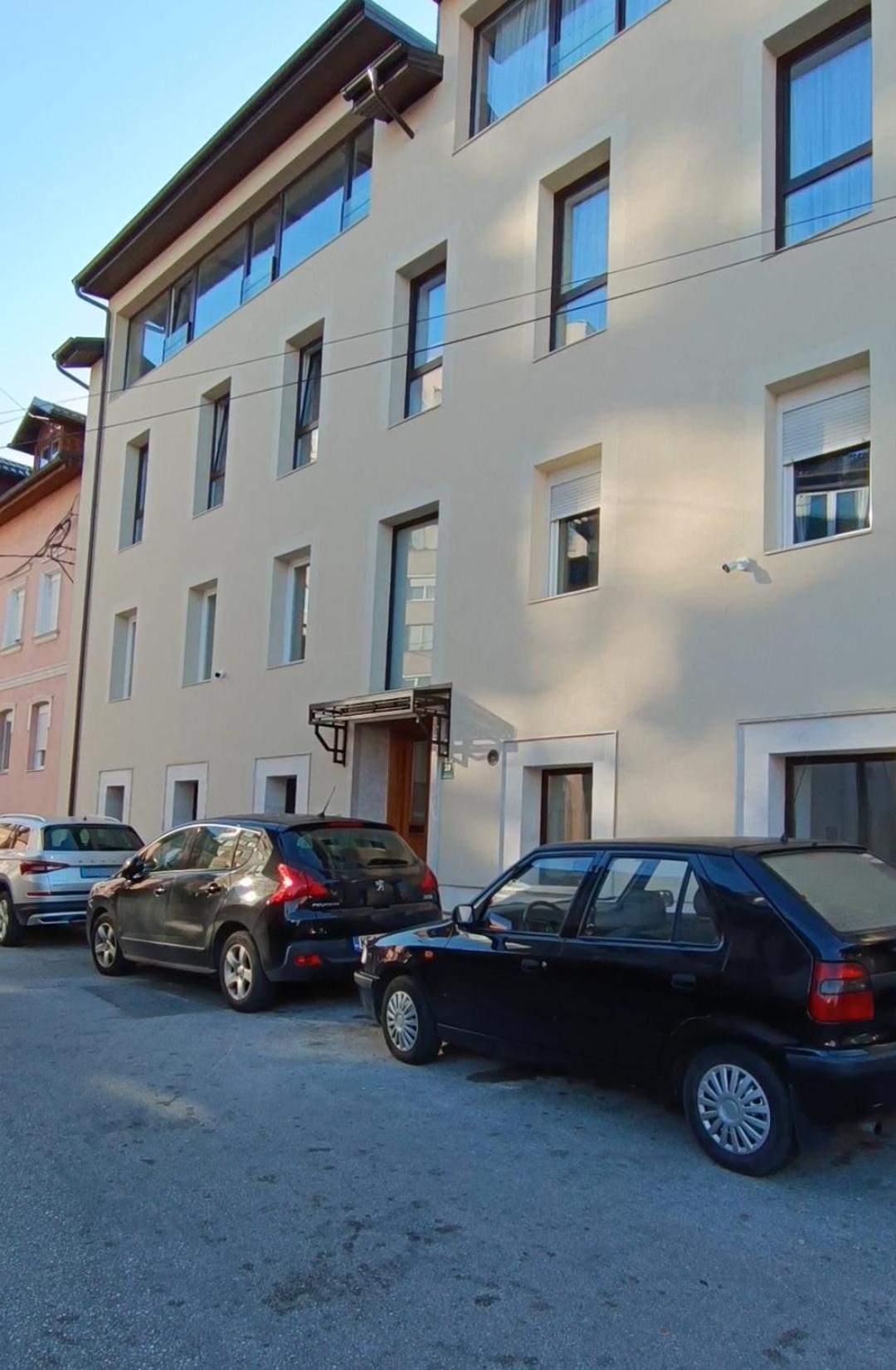 Apartments Ajša