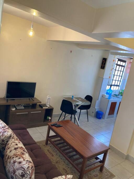 Nomi's Nook1 B-room rental unit free parking in Nakuru CBD view 3