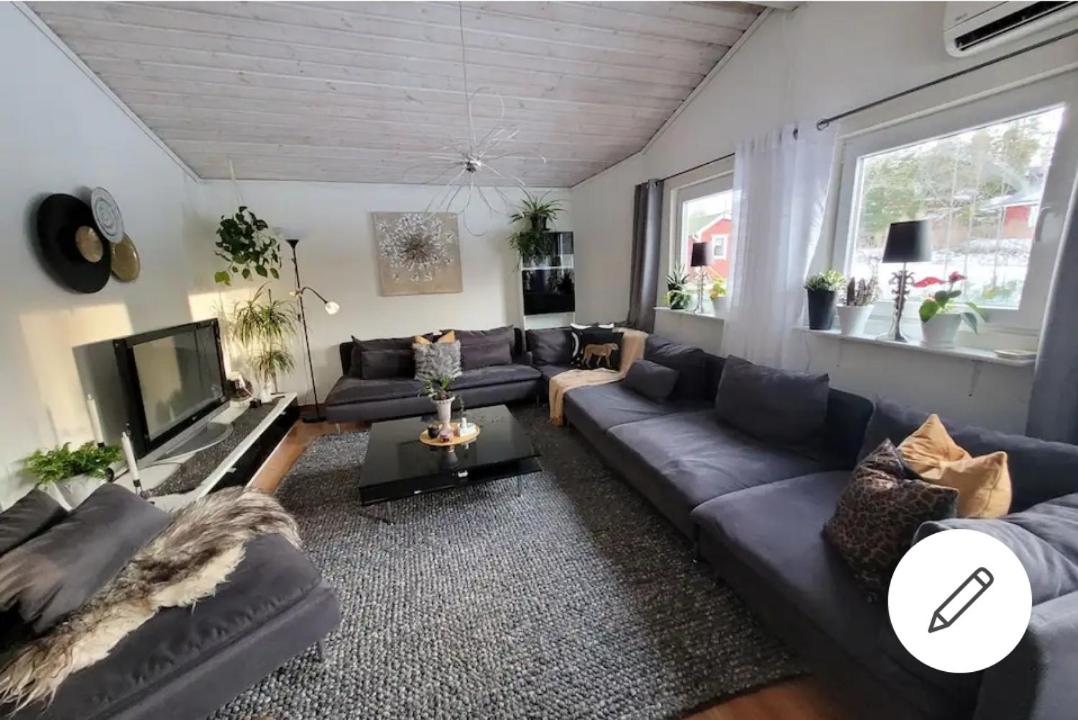 En liten trevlig villa nära stranden och travbanan.