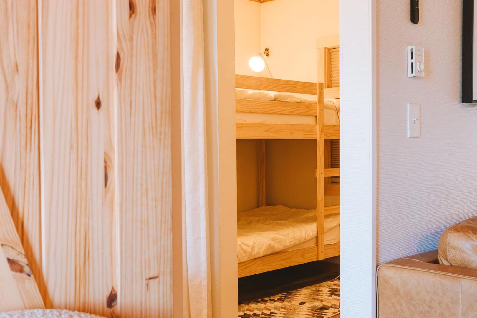 Kootenay Lakeview Retreats - Forest Cabin