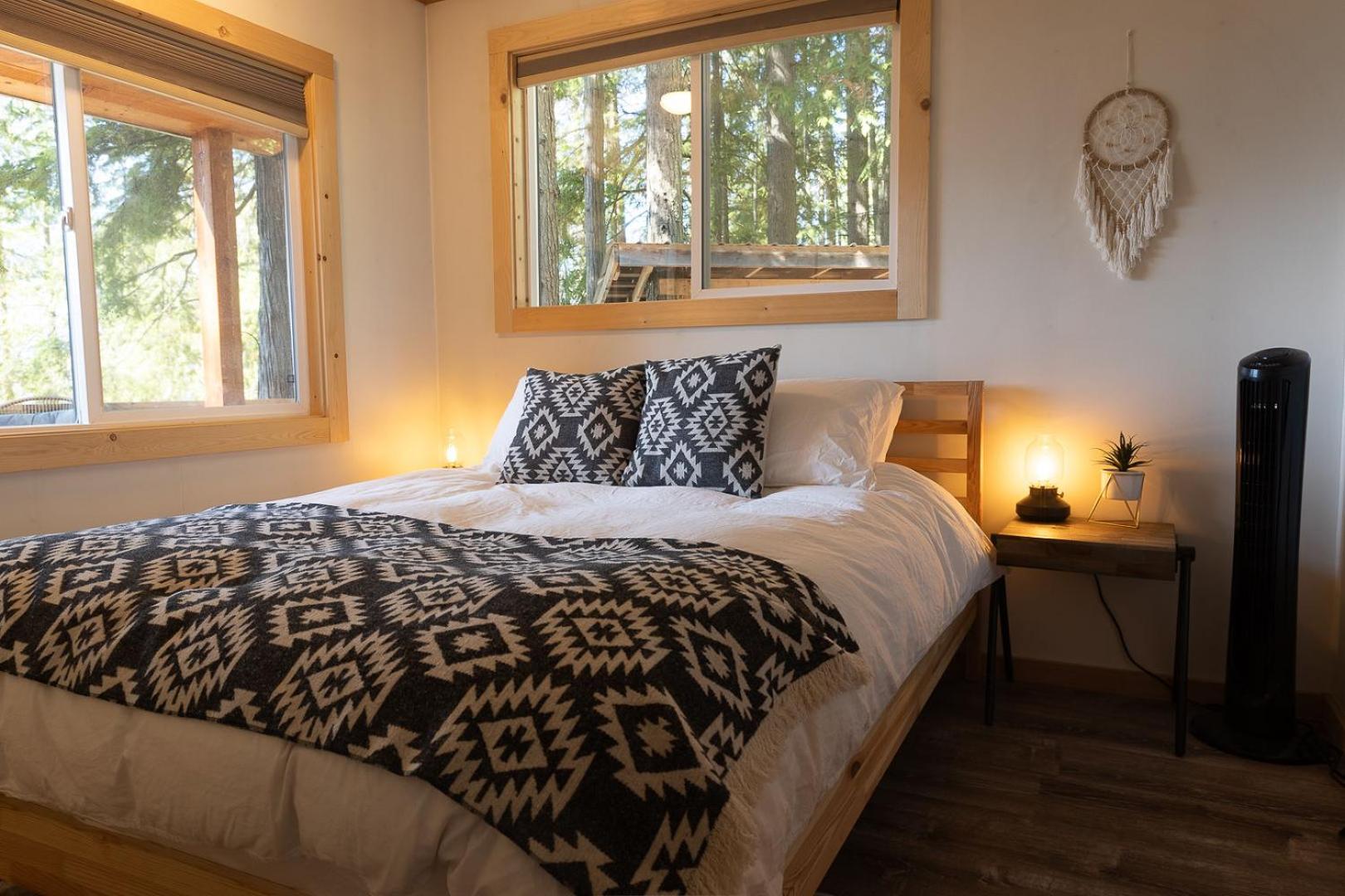 Kootenay Lakeview Retreats - Forest Cabin