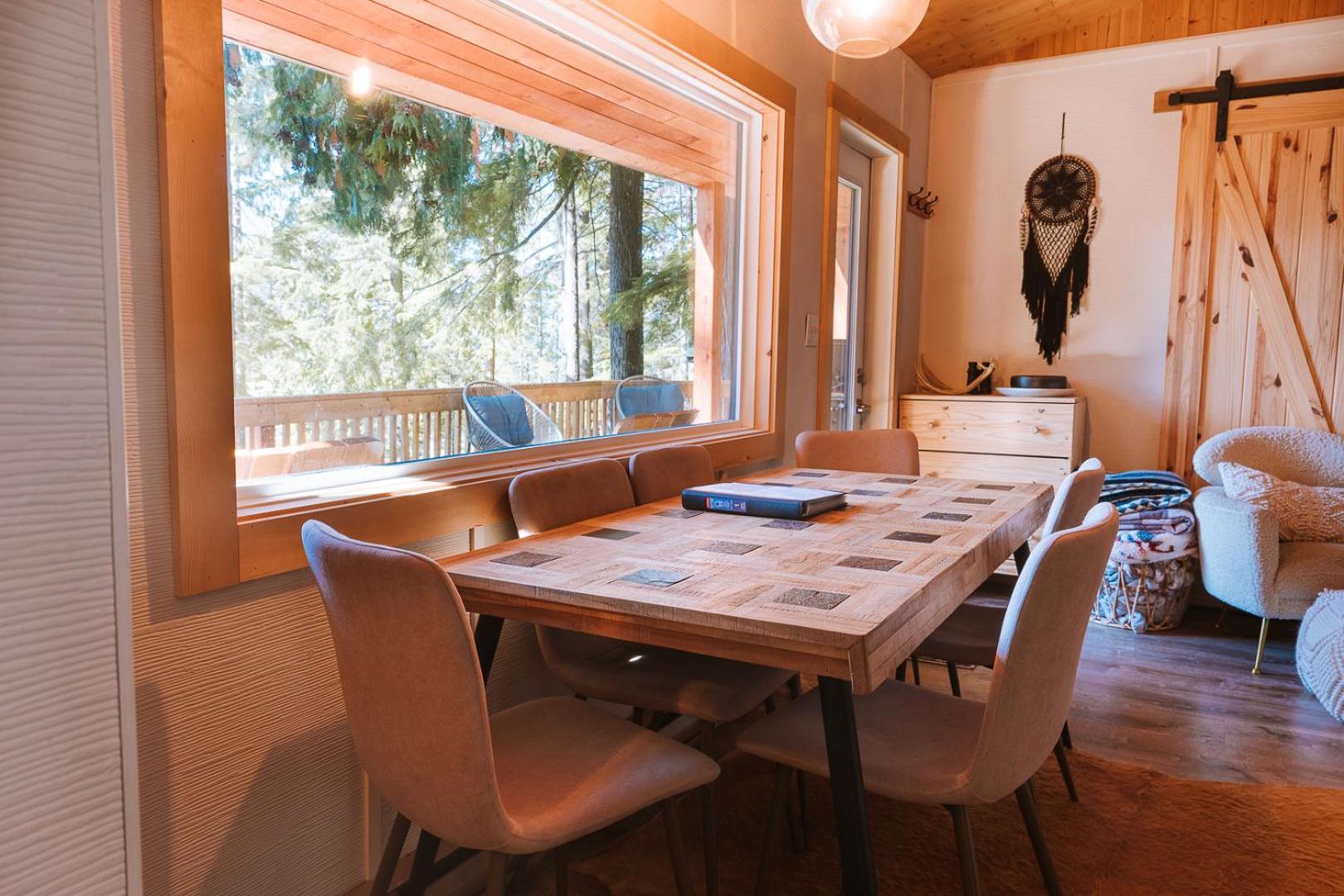 Kootenay Lakeview Retreats - Forest Cabin