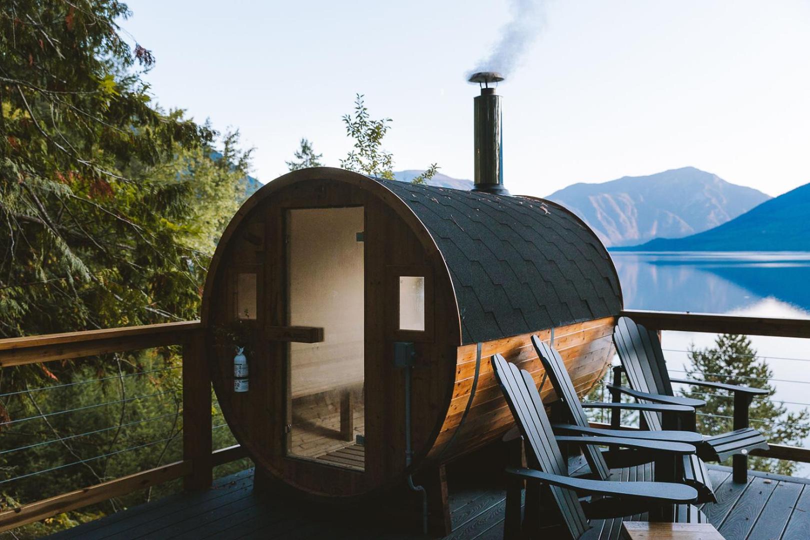 Kootenay Lakeview Retreats - Forest Cabin