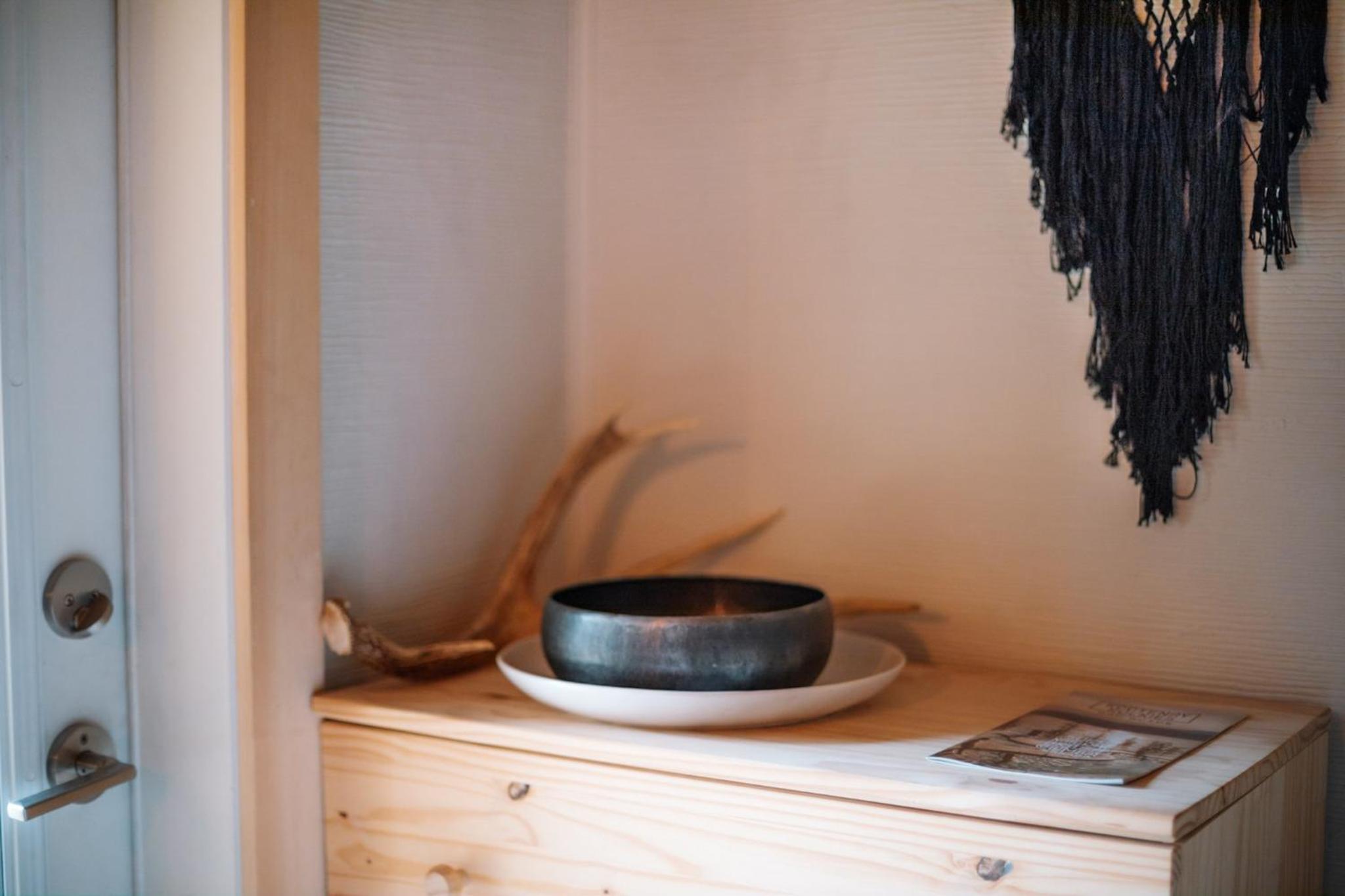 Kootenay Lakeview Retreats - Forest Cabin