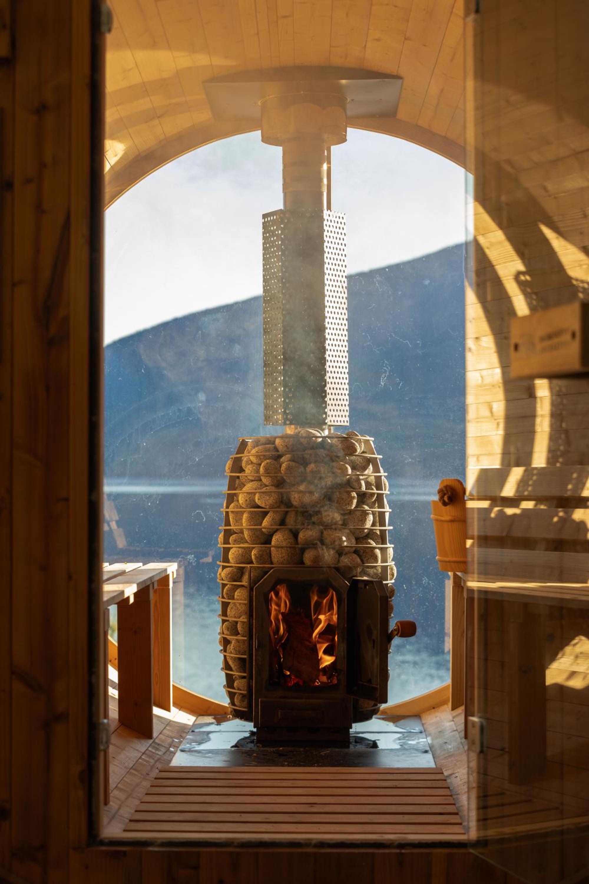 Kootenay Lakeview Retreats - Forest Cabin