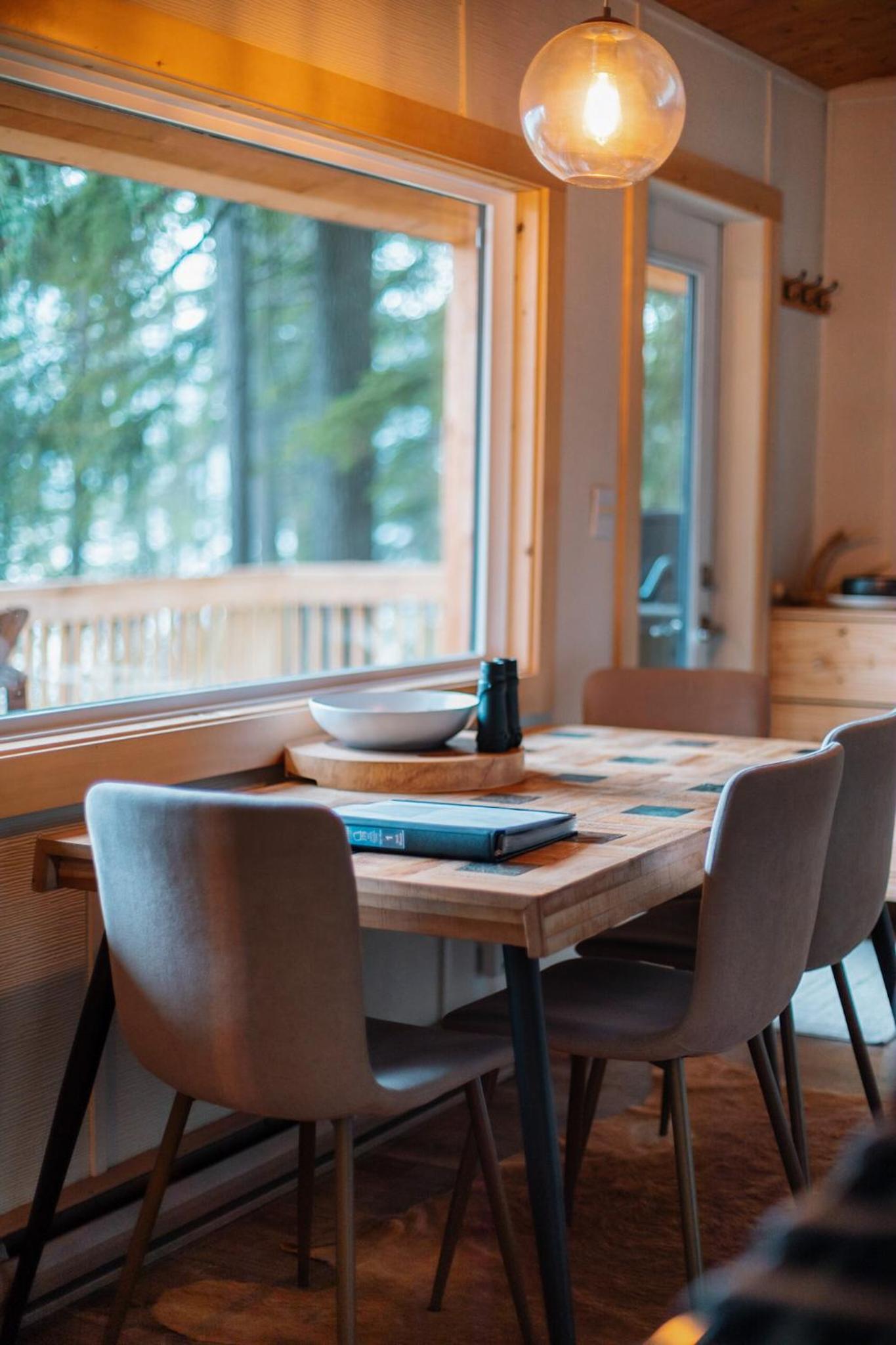Kootenay Lakeview Retreats - Forest Cabin