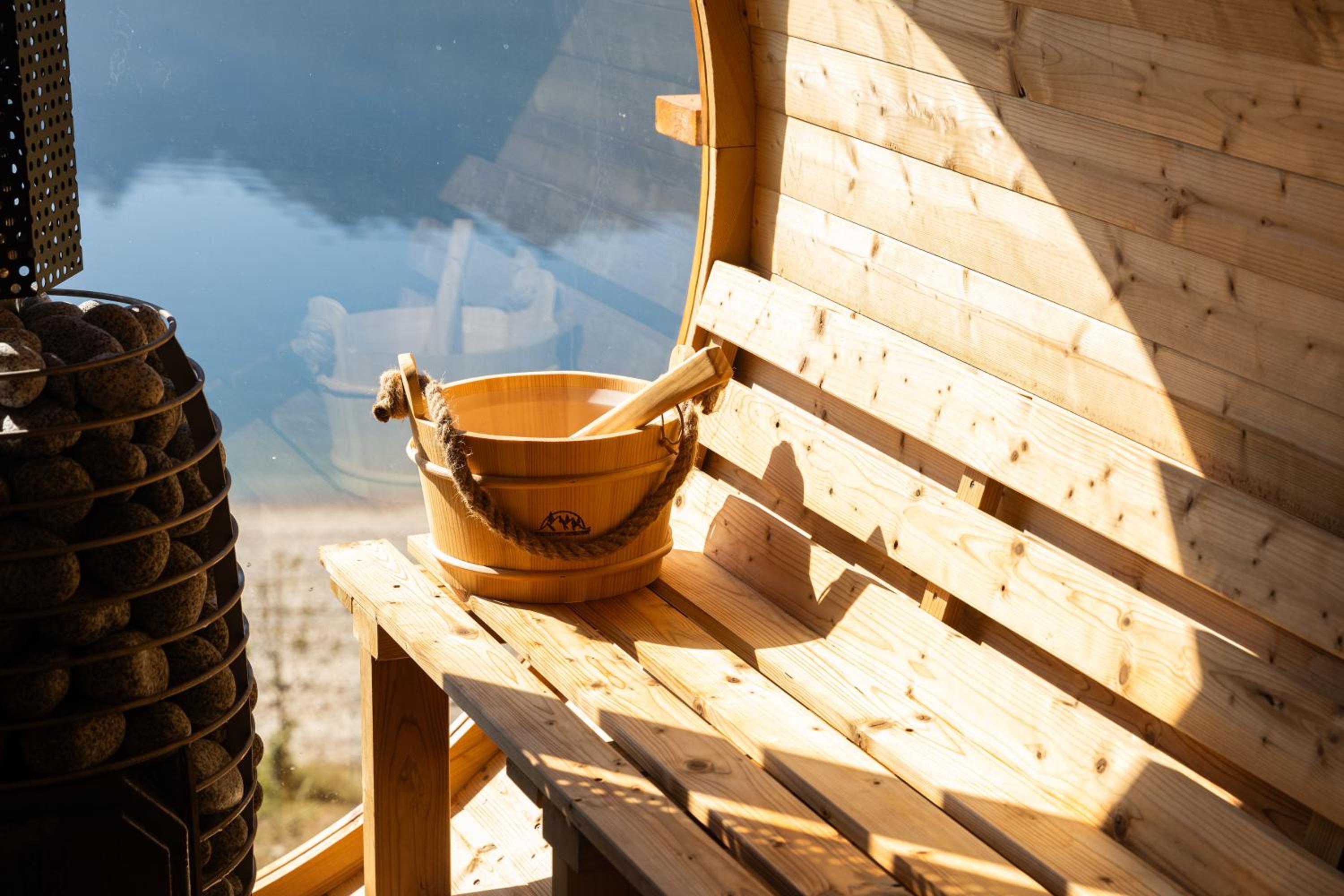Kootenay Lakeview Retreats - Forest Cabin