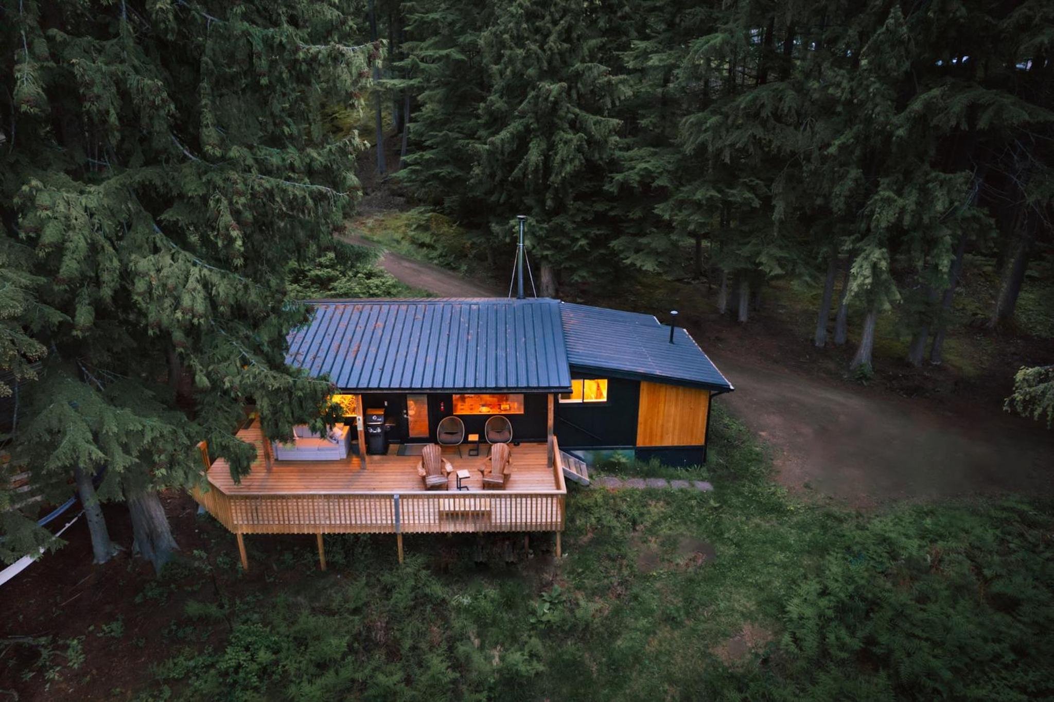 Kootenay Lakeview Retreats - Forest Cabin
