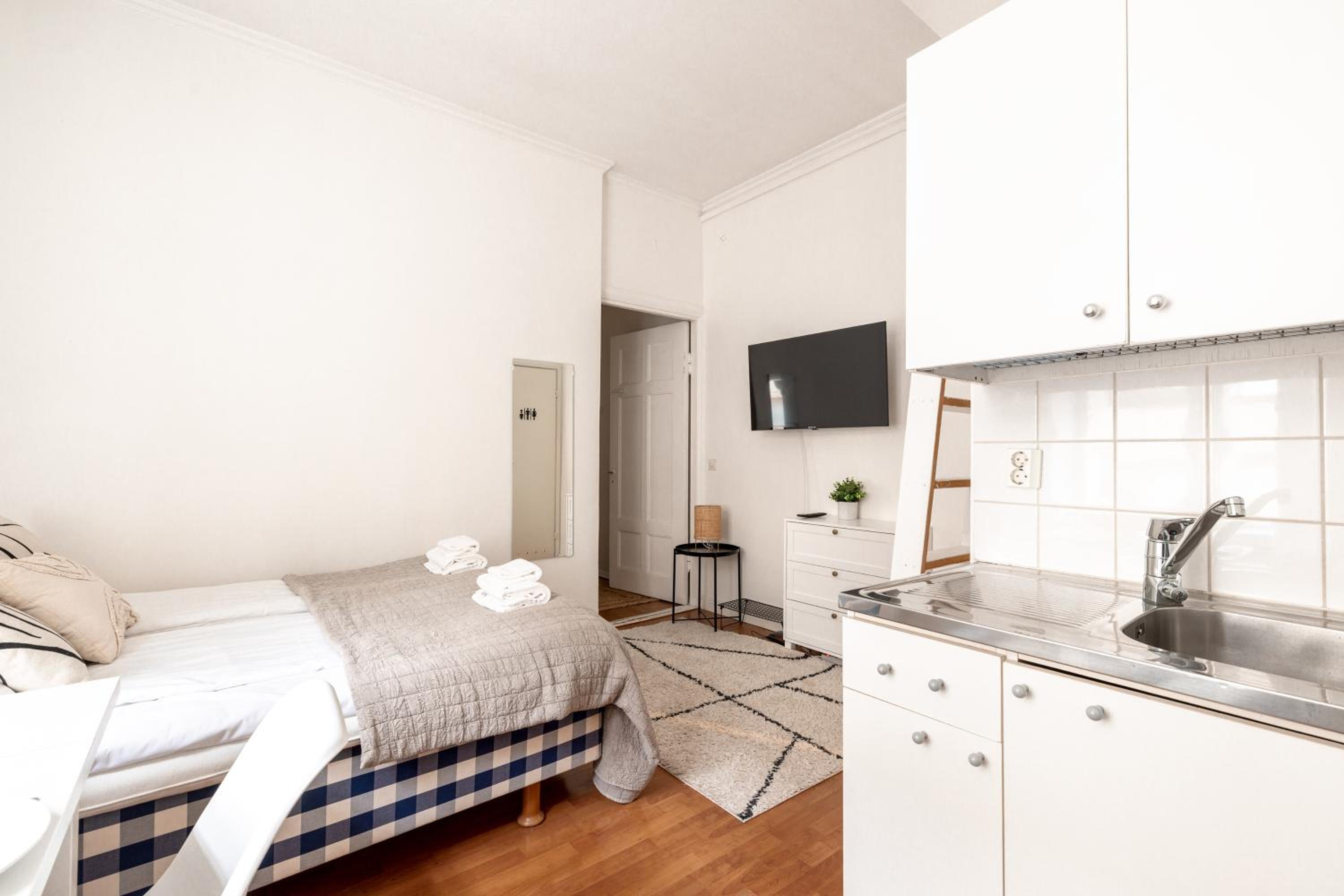 2ndhomes Cozy and Compact studio in Kamppi view 2