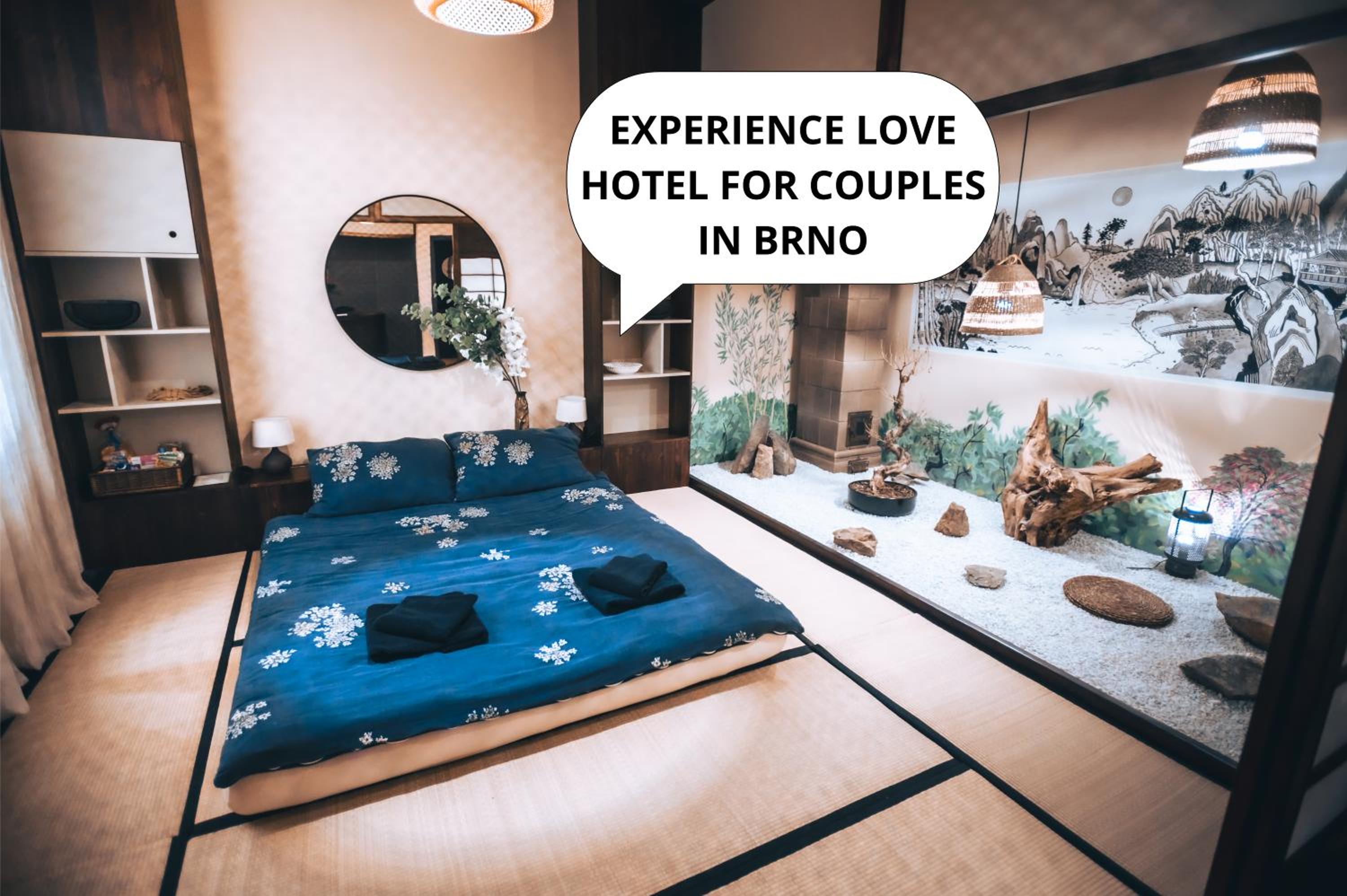 OROOM Japan - Role Play For Couples in BRNO