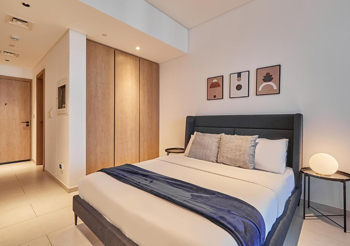 Luxury Studios with Burj Khalifa & Canal View in Downtown - Marquise Square Tower