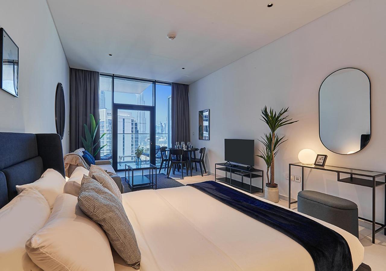 Luxury Studios with Burj Khalifa & Canal View in Downtown - Marquise Square Tower