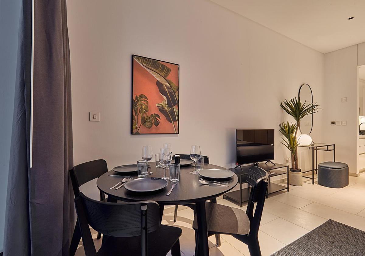Luxury Studios with Burj Khalifa & Canal View in Downtown - Marquise Square Tower