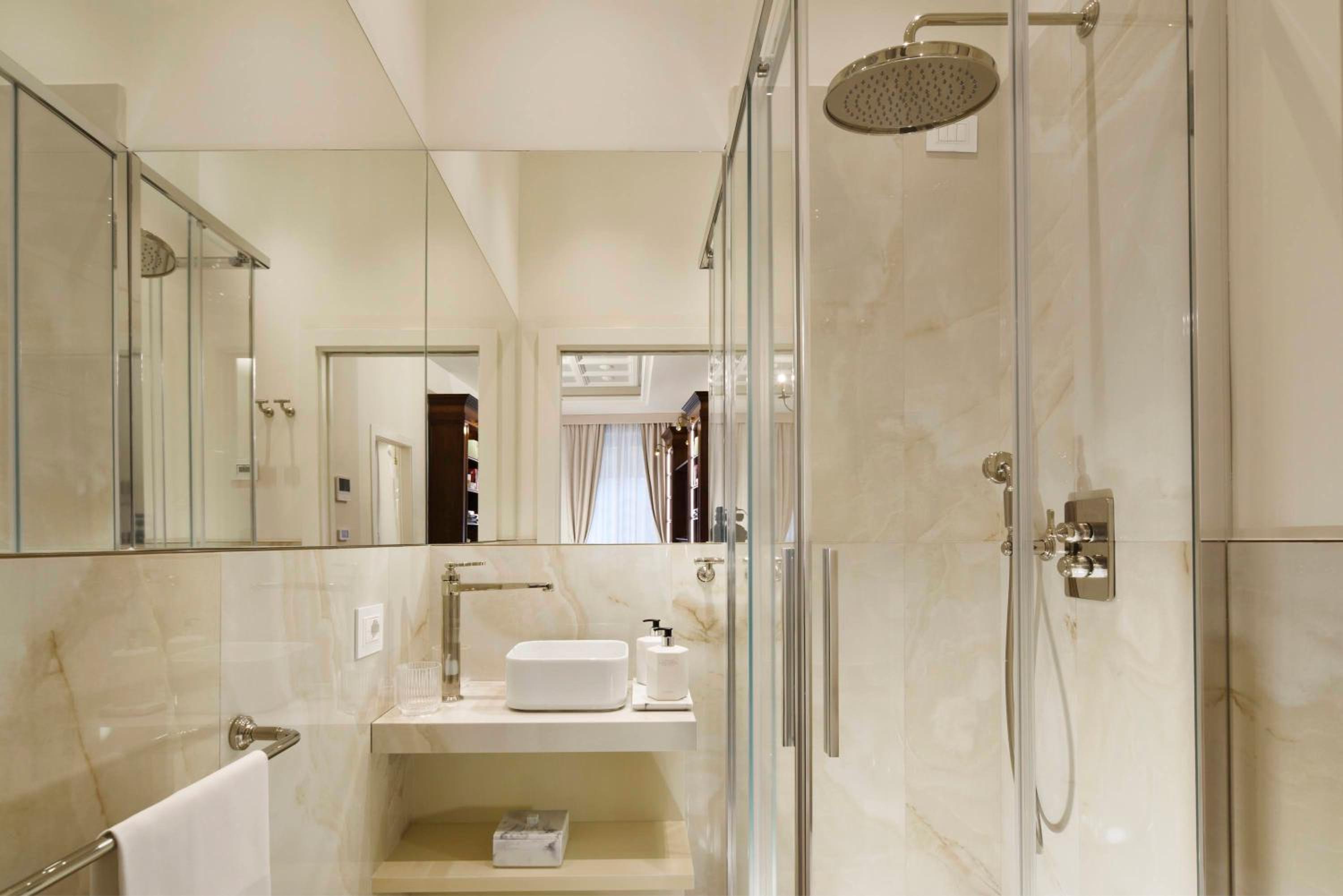 Luxury Apartments by Palazzo Portinari Salviati
