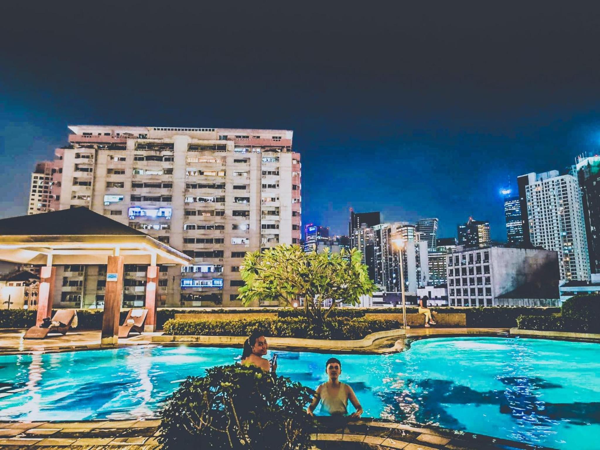 Beacon Makati Condo Free POOL Access FREE WIFI 100mbps & FREE Netflix