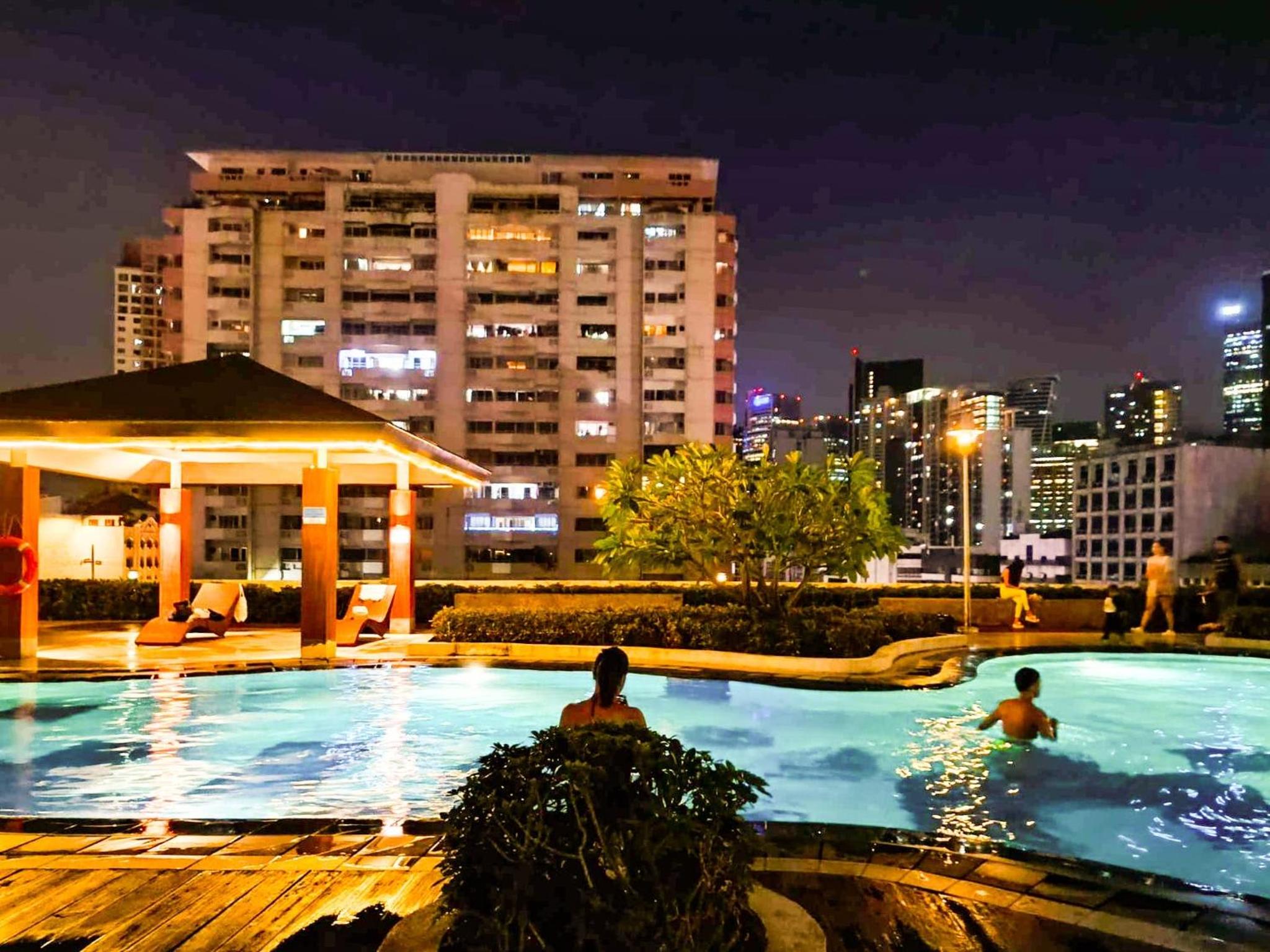 Beacon Makati Condo Free POOL Access FREE WIFI 100mbps & FREE Netflix