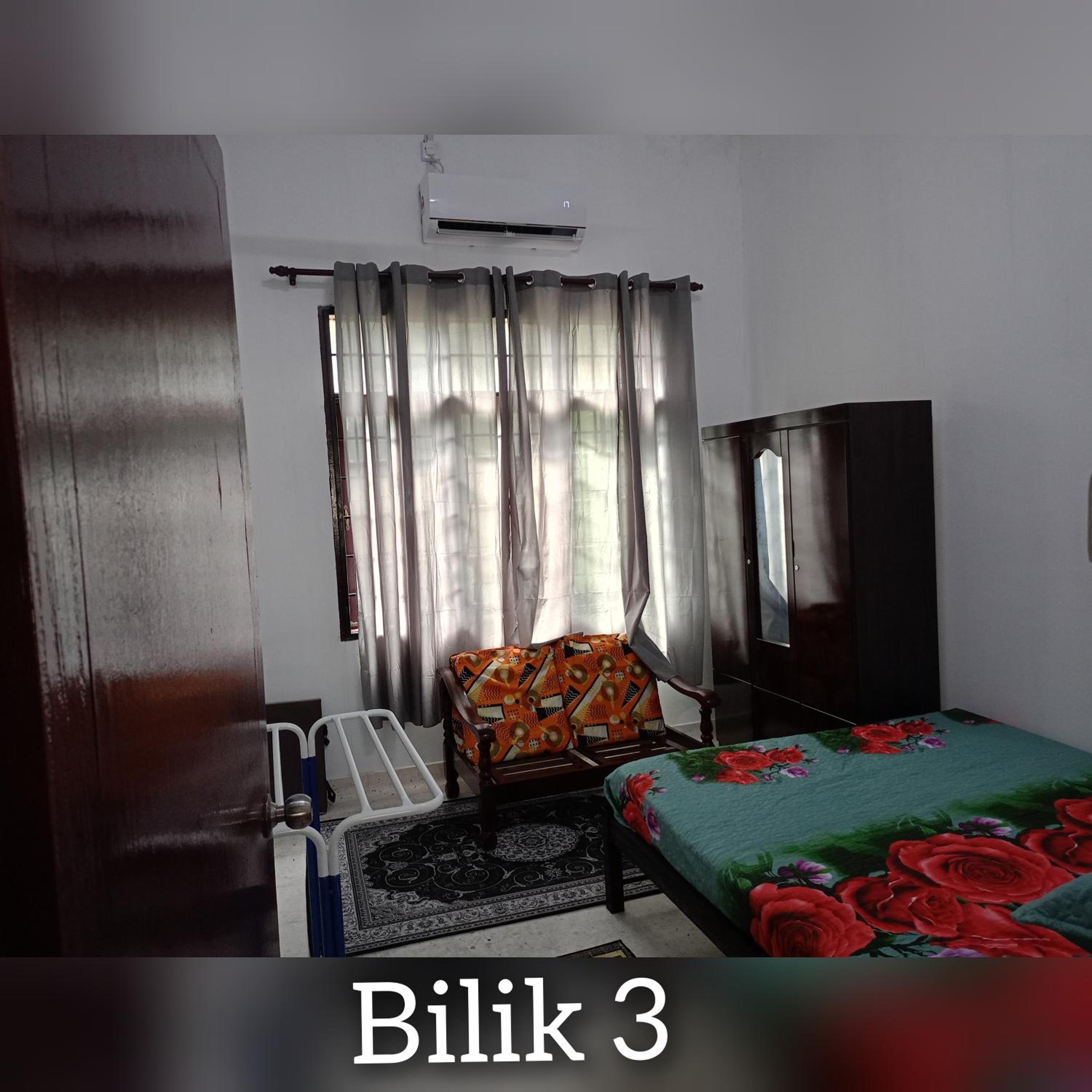 One Mek Homestay photo 8