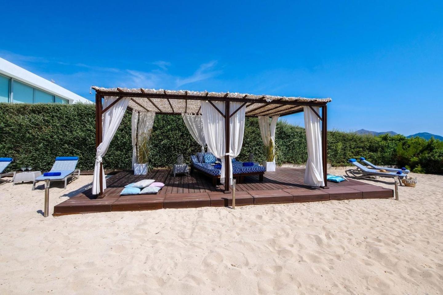Muro Beach