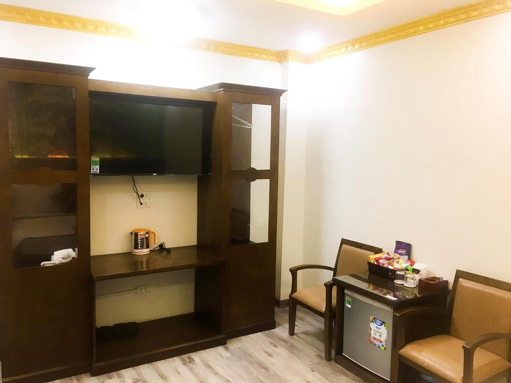Hoàng Gia Hotel - Cổ Linh HN - by BAY LUXURY