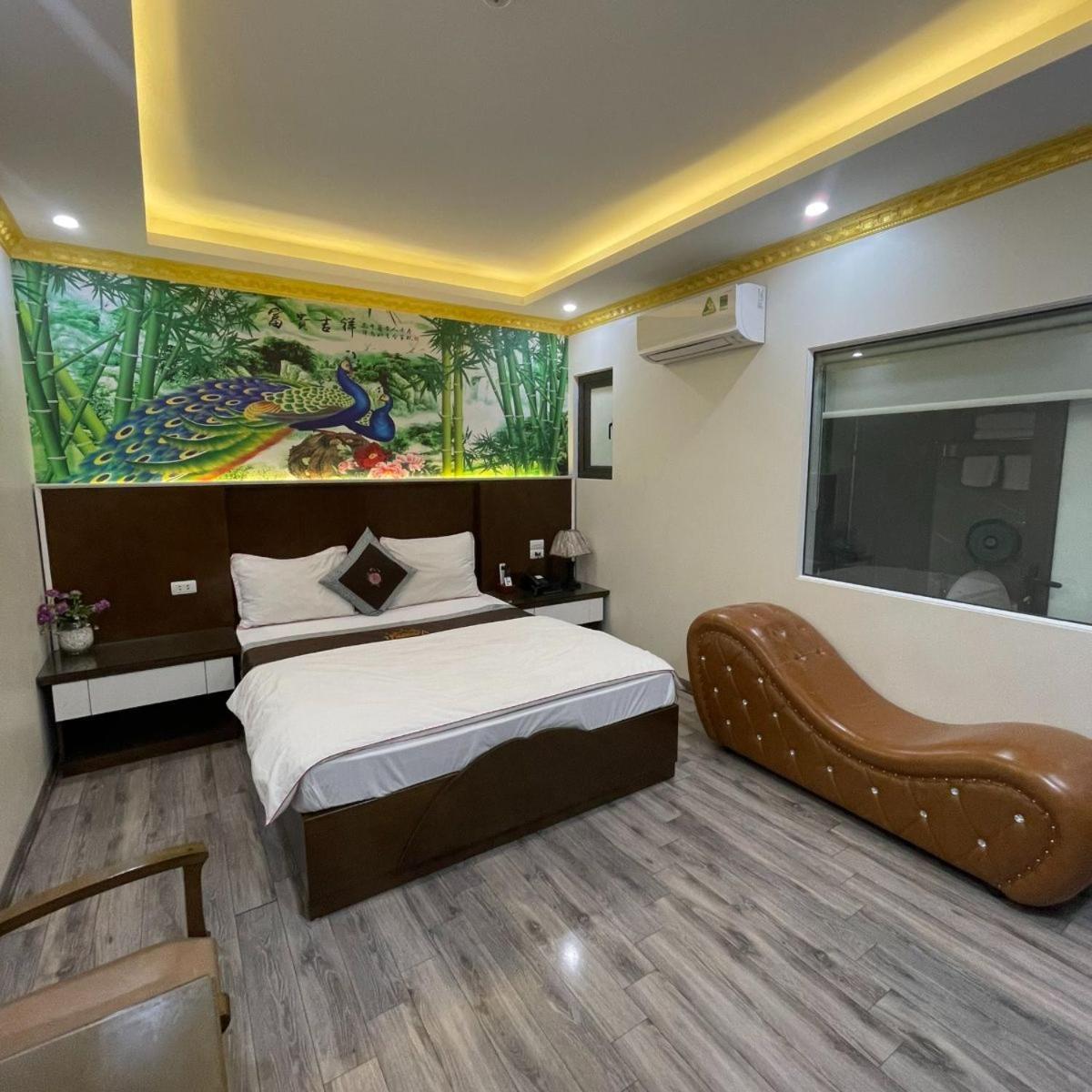 Hoàng Gia Hotel - Cổ Linh HN - by BAY LUXURY