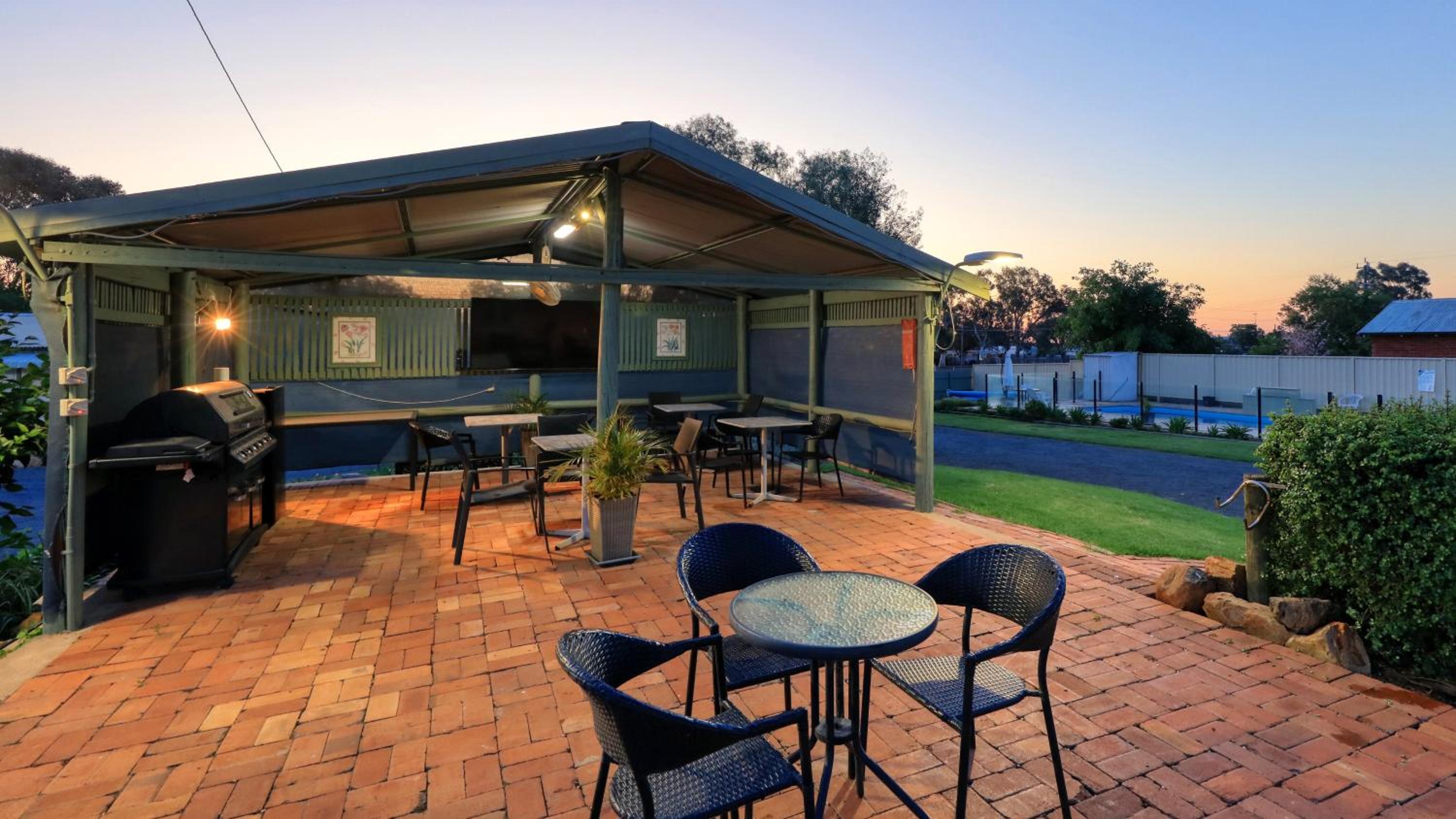 Oasis Motel