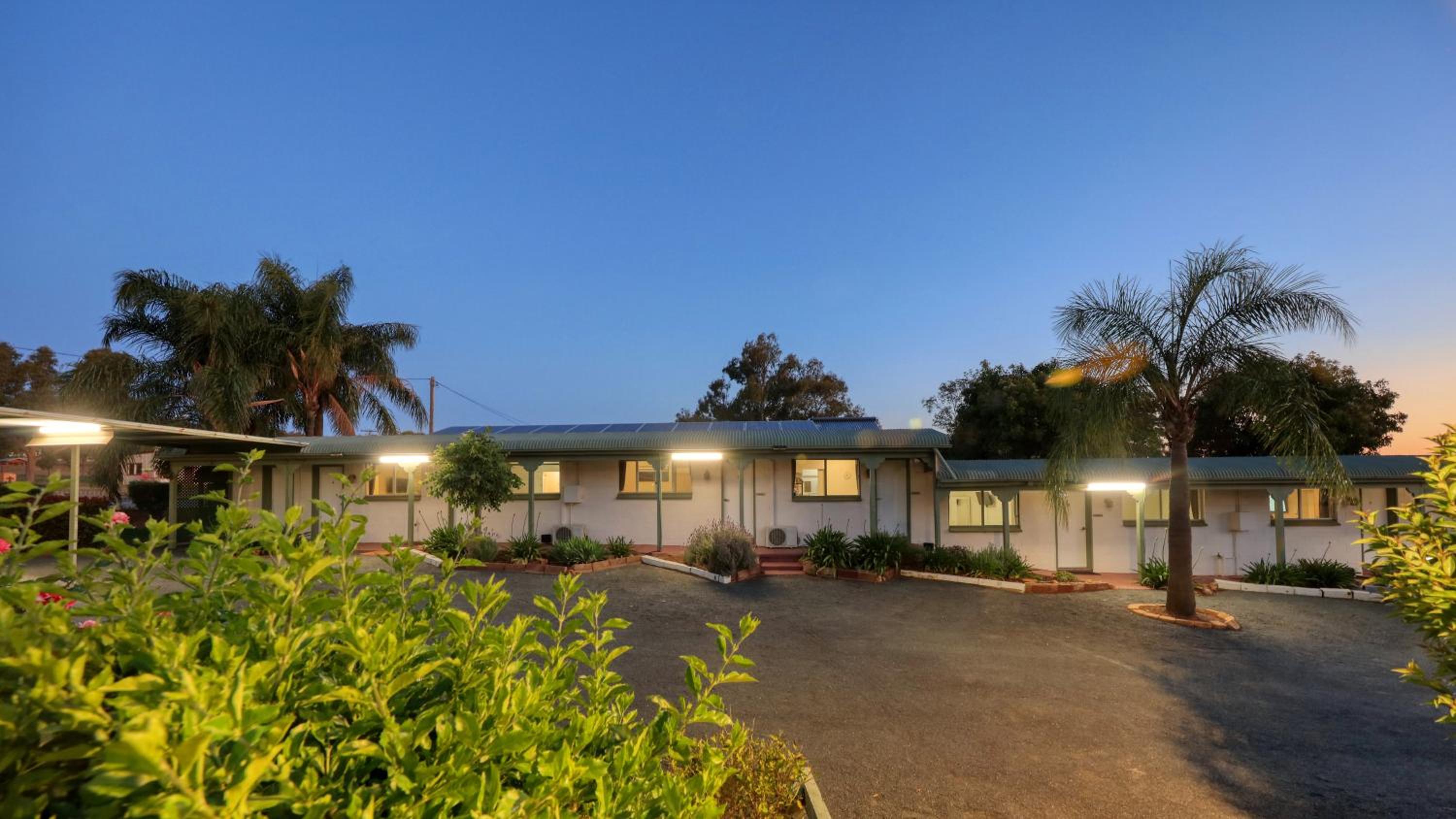 Oasis Motel
