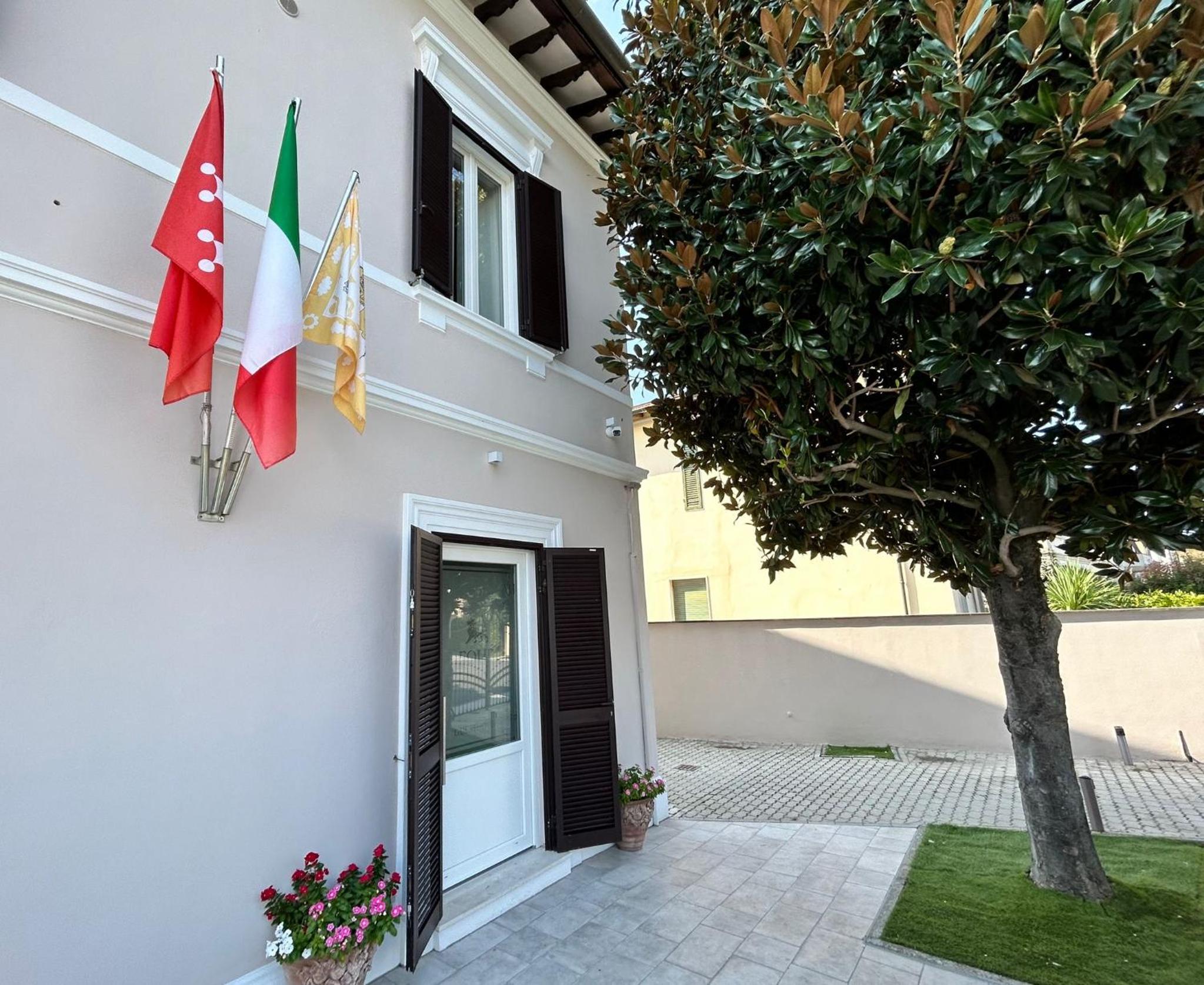 FOUR LIONS VILLA GUESTHOUSE view 3
