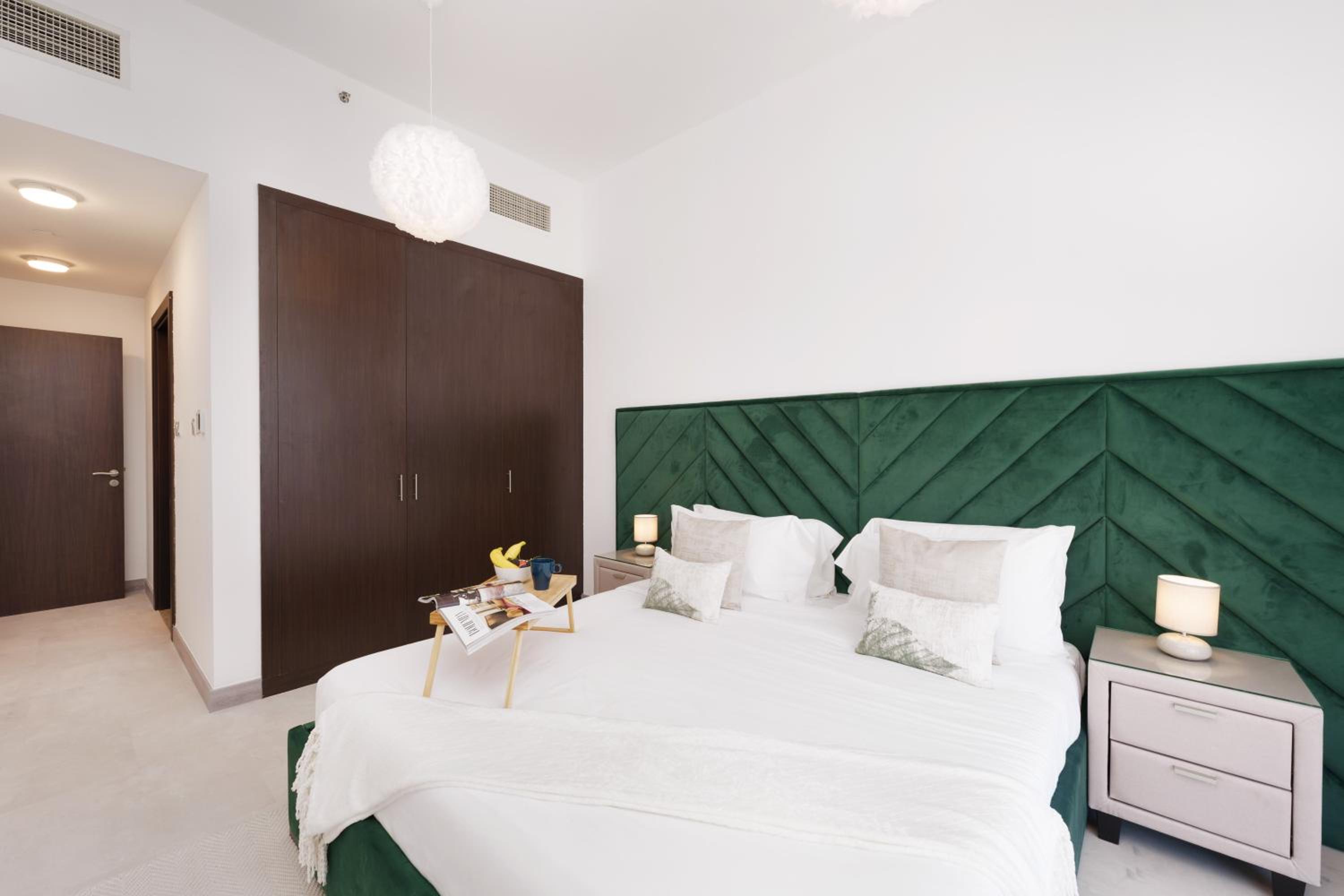 Maison Privee - Elegant & Panoramic Sea View Apt on Al Reem Island
