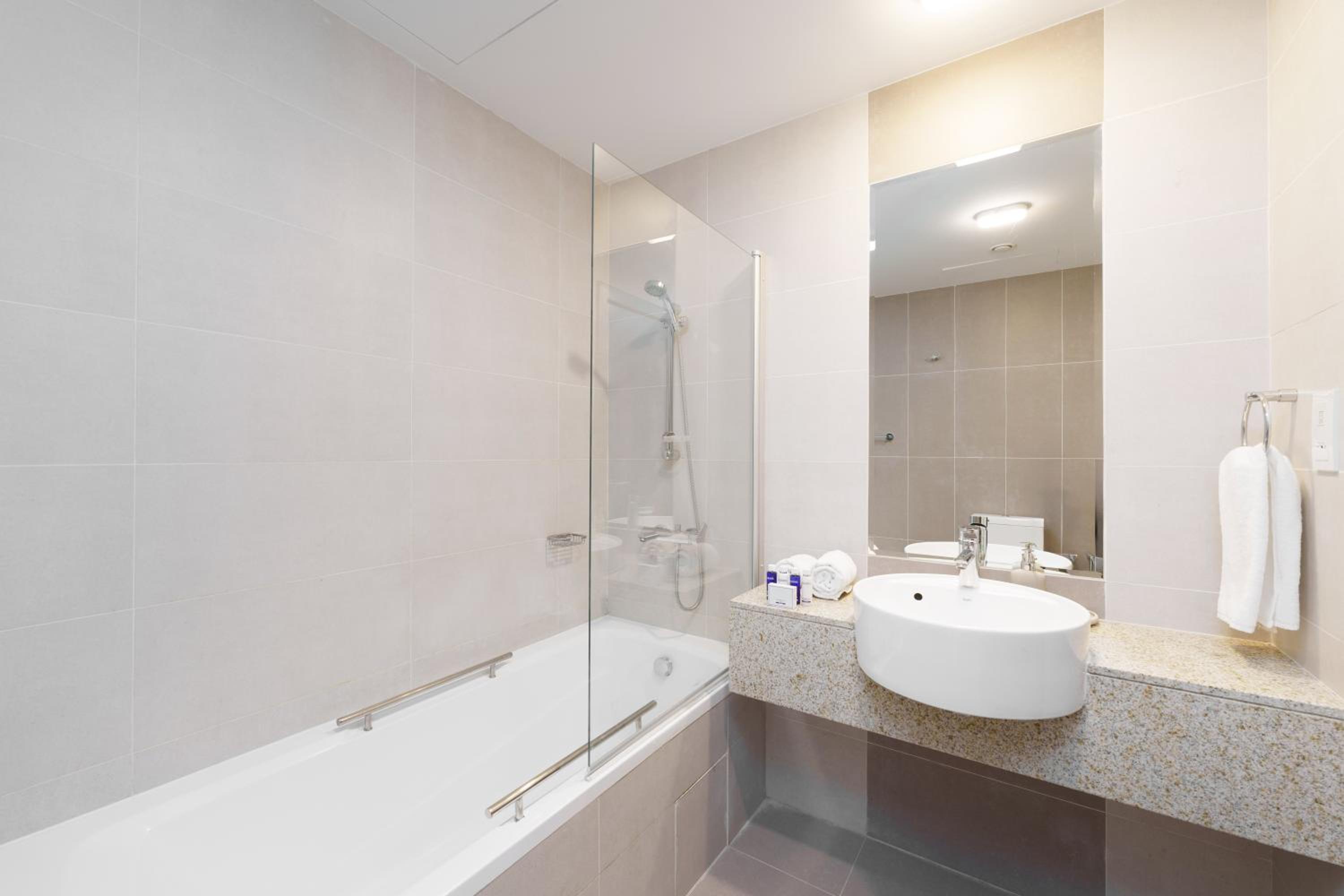 Maison Privee - Elegant & Panoramic Sea View Apt on Al Reem Island
