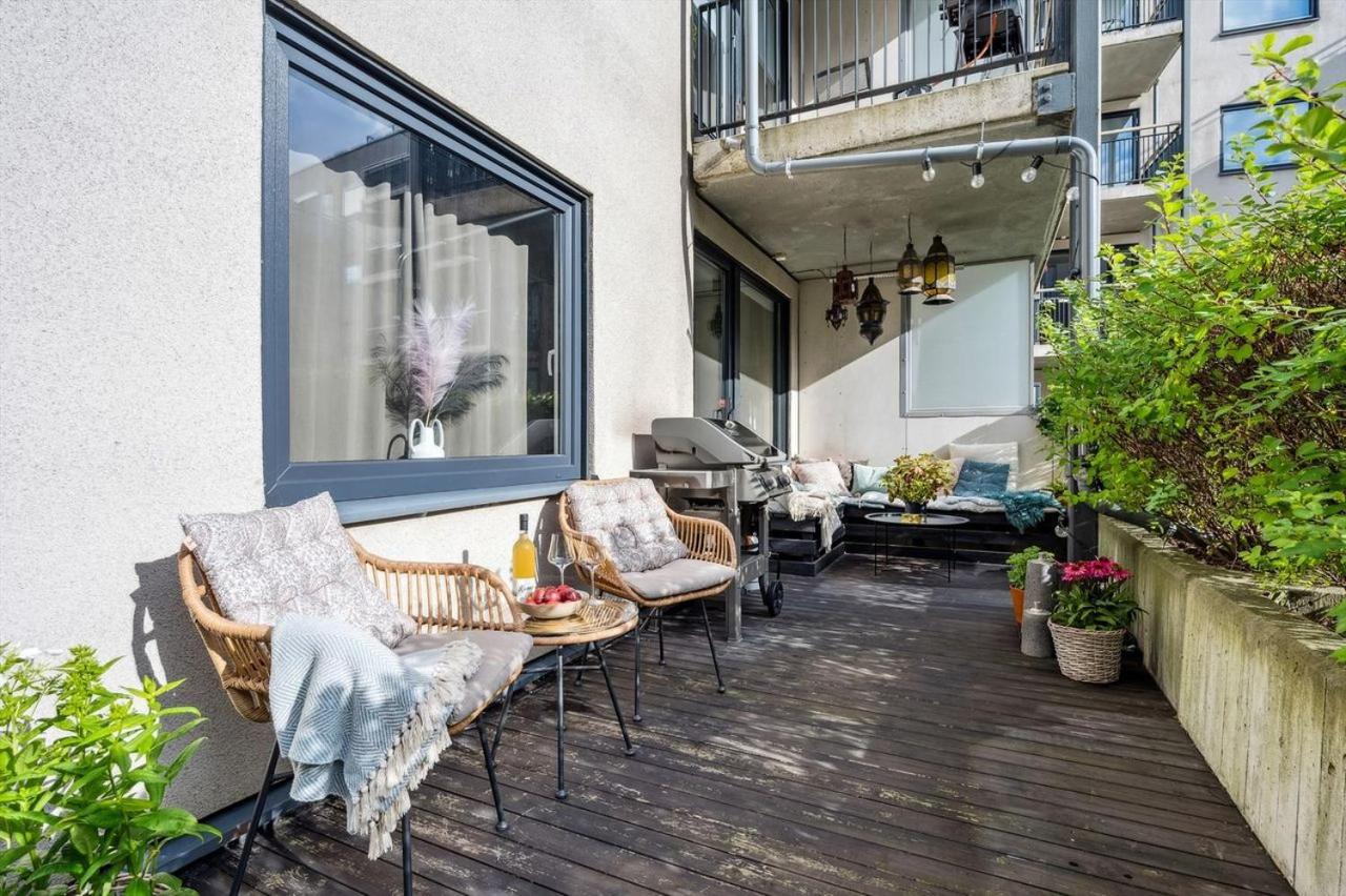 Nydelig leilighet med privat terrasse mot bakgård view 4