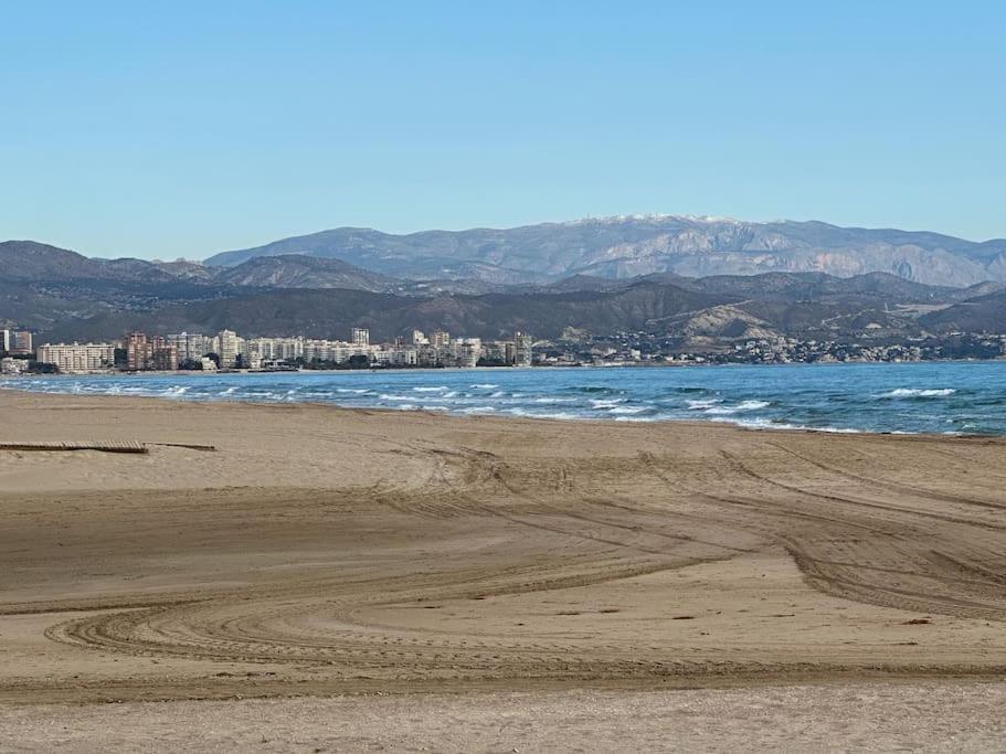 Modern beach apartment Muchavista