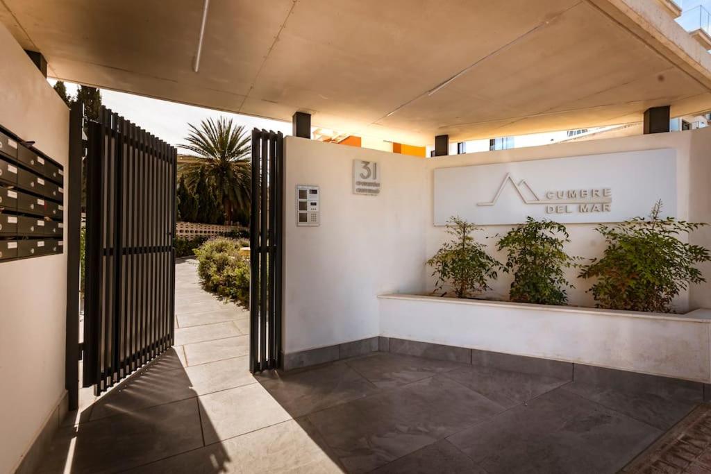 Modern beach apartment Muchavista