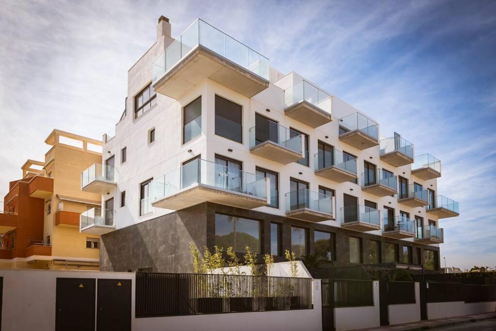 Modern beach apartment Muchavista