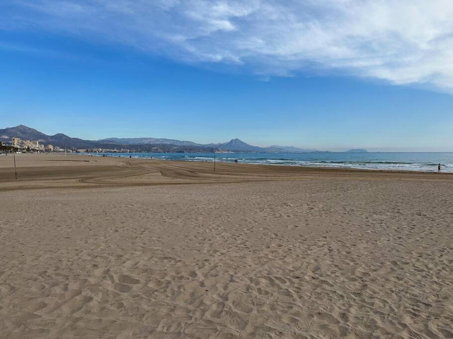 Modern beach apartment Muchavista