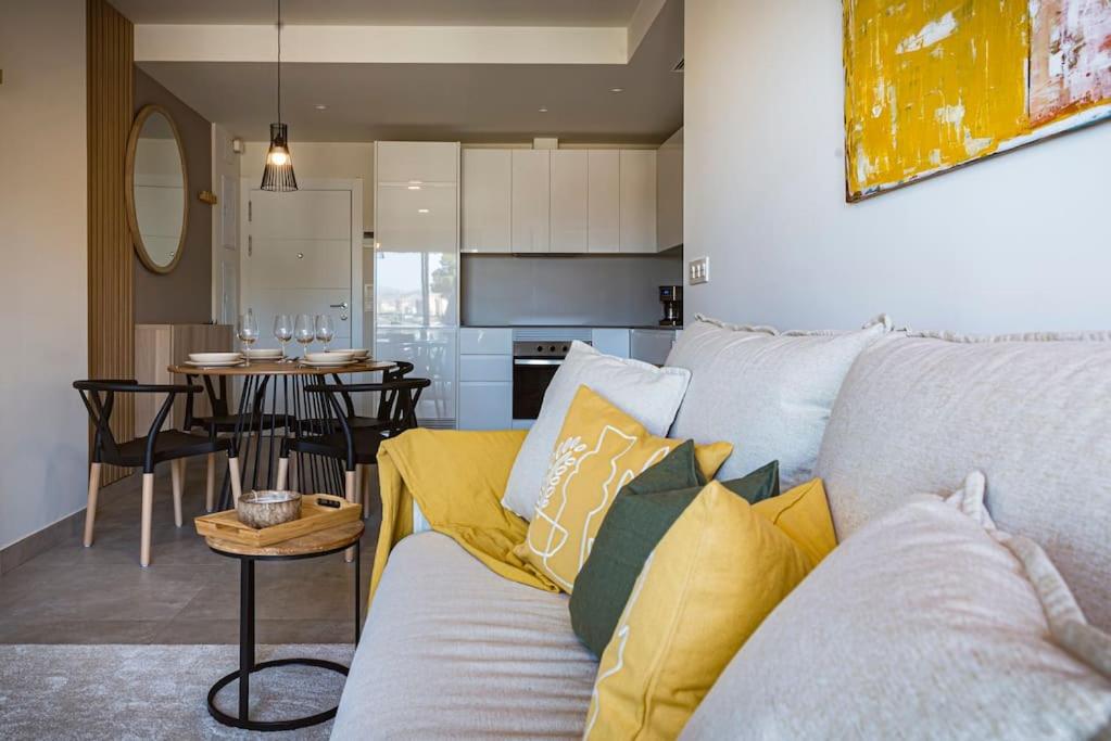 Modern beach apartment Muchavista