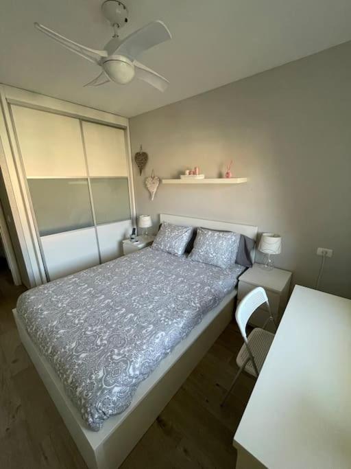 Duplex con piscina cerca del mar