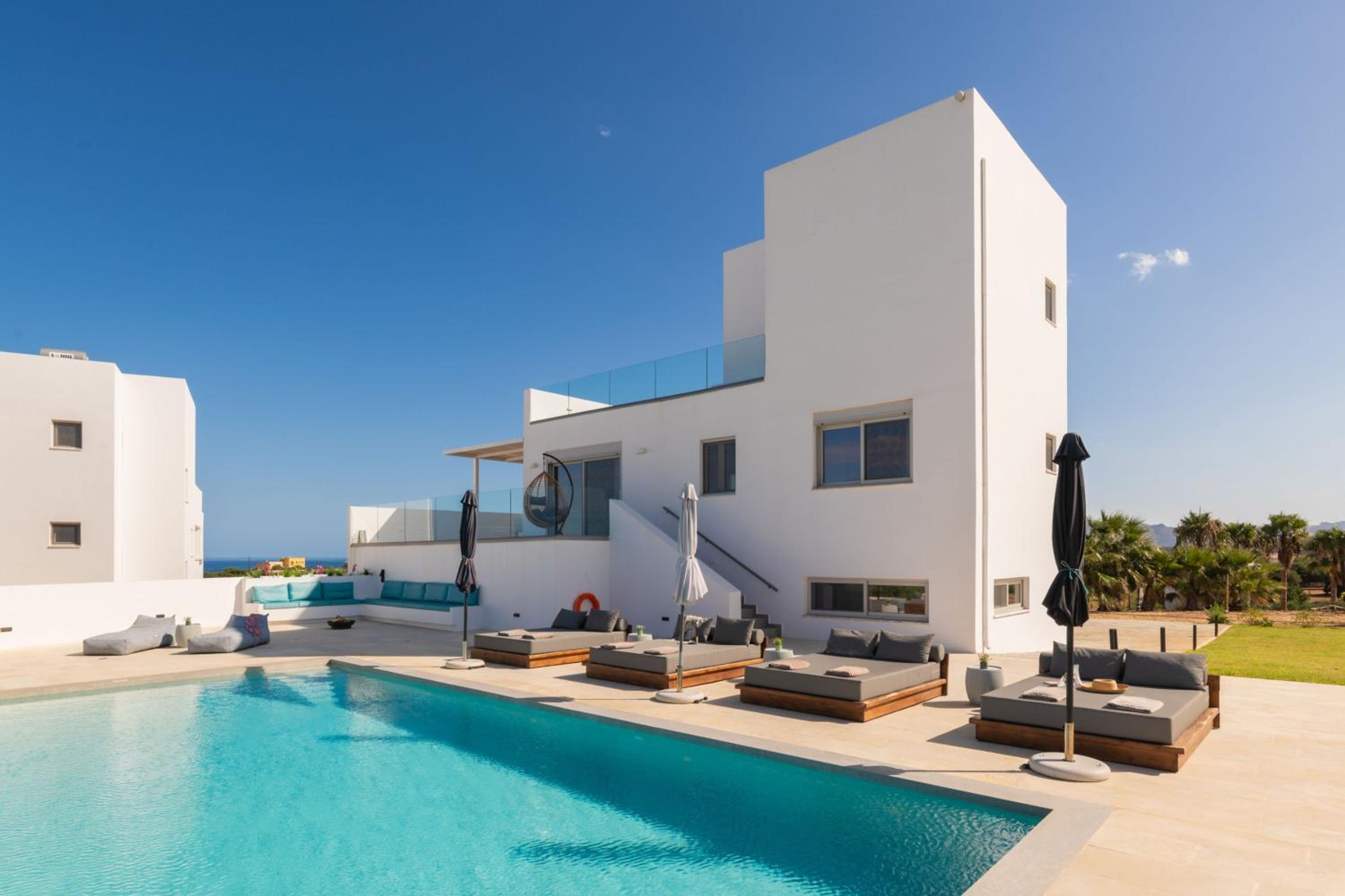 Tholaria Villa photo 2