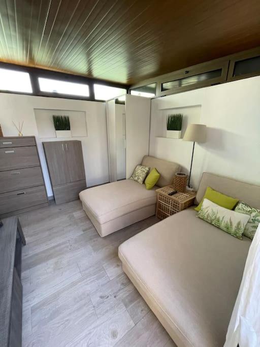 Duplex con piscina cerca del mar