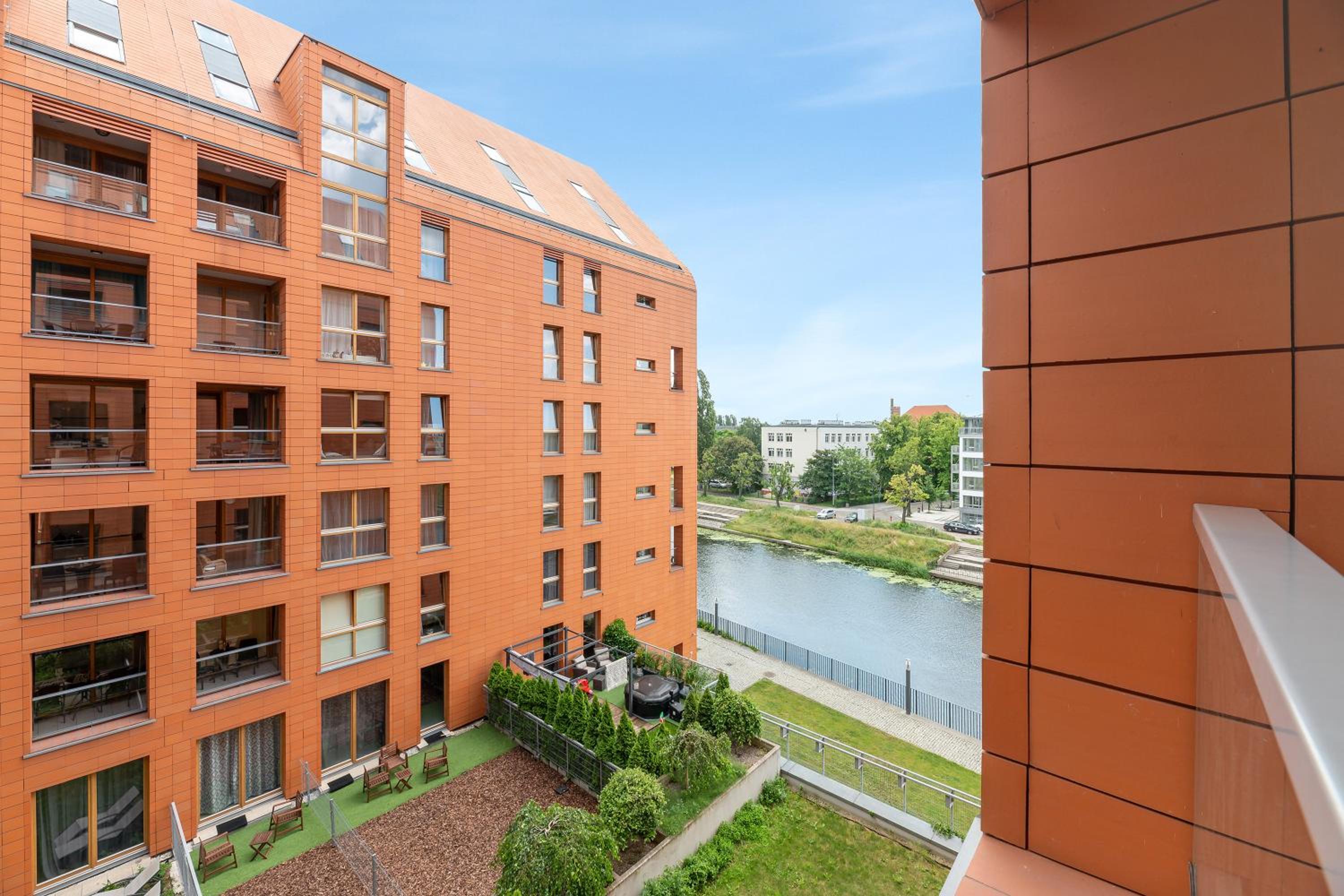 Aura Island Riverside by Downtown Apartments