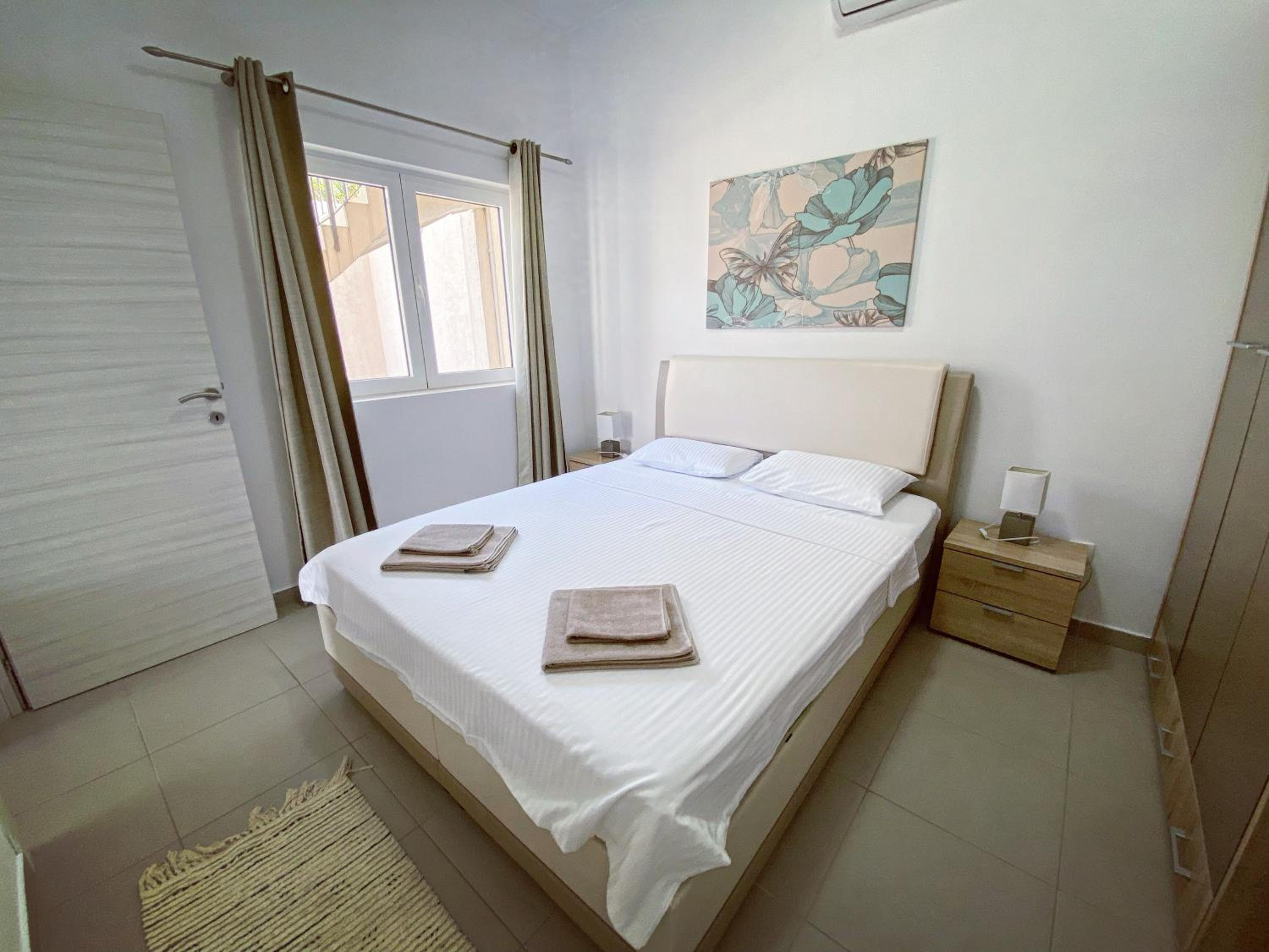 APARTMENT SOPHIA. Sea-view luxe apartment with terrace and pool! view 5