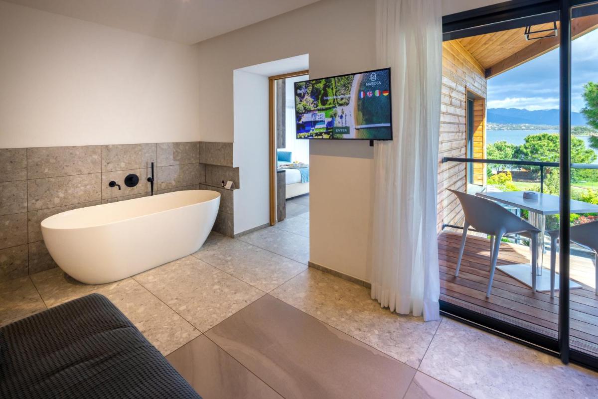 Jacuzzi