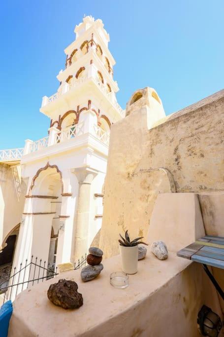Kastelli , santorini house for 4 persons by MPS
