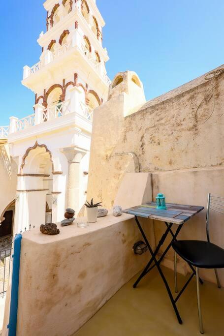 Kastelli , santorini house for 4 persons by MPS