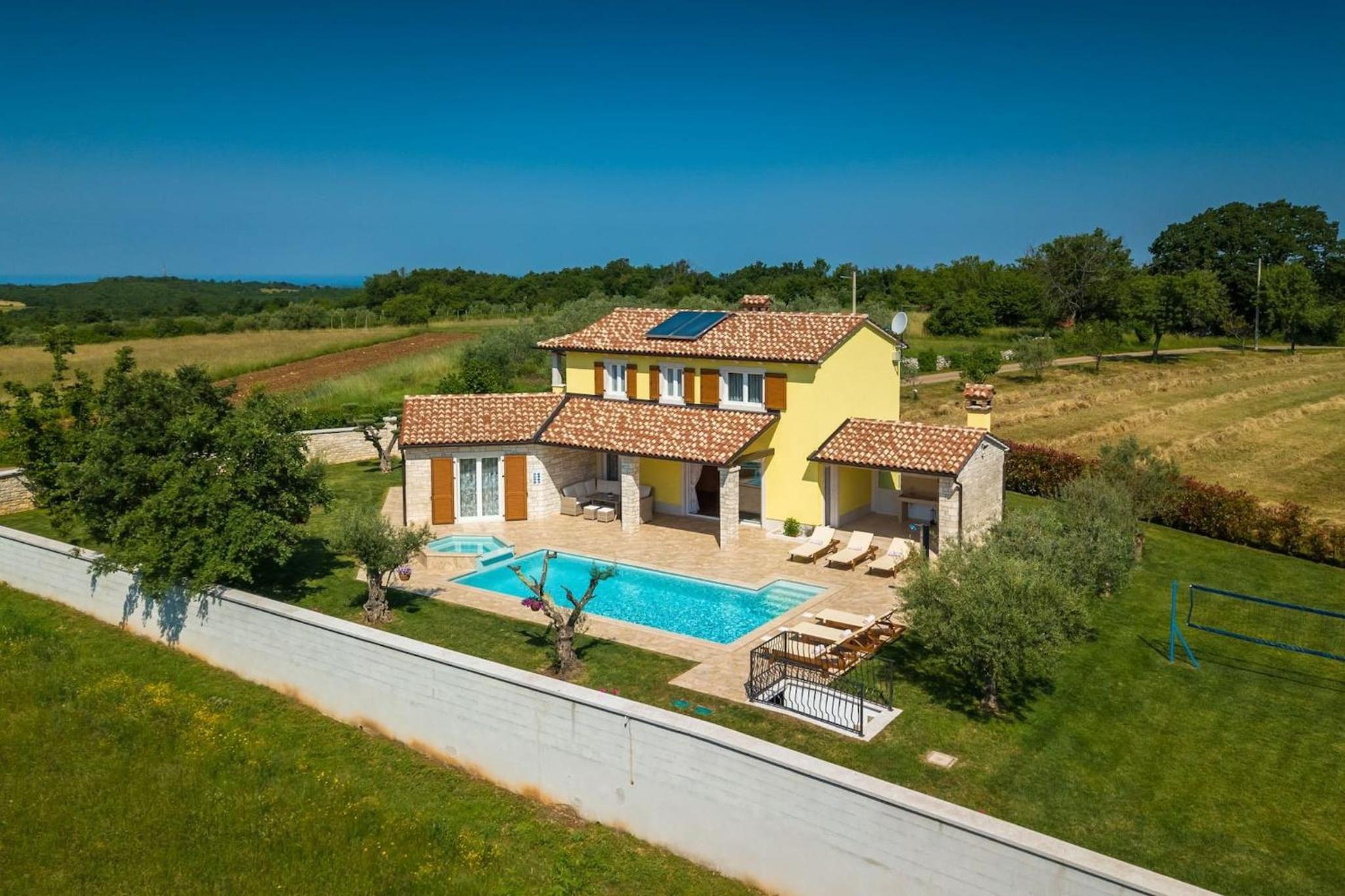 Activity villa Gardenia with pool in Tinjan view 5