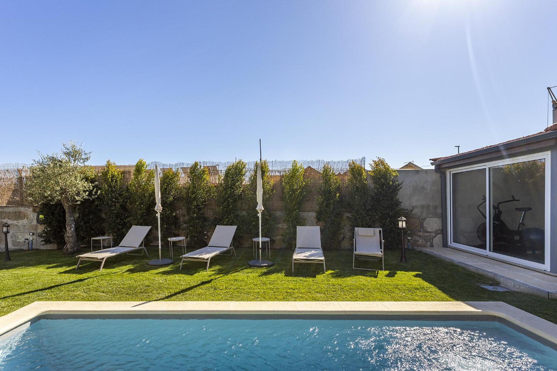 Douro Prestige Urban Retreat with shared S-Pool & Gym view 3
