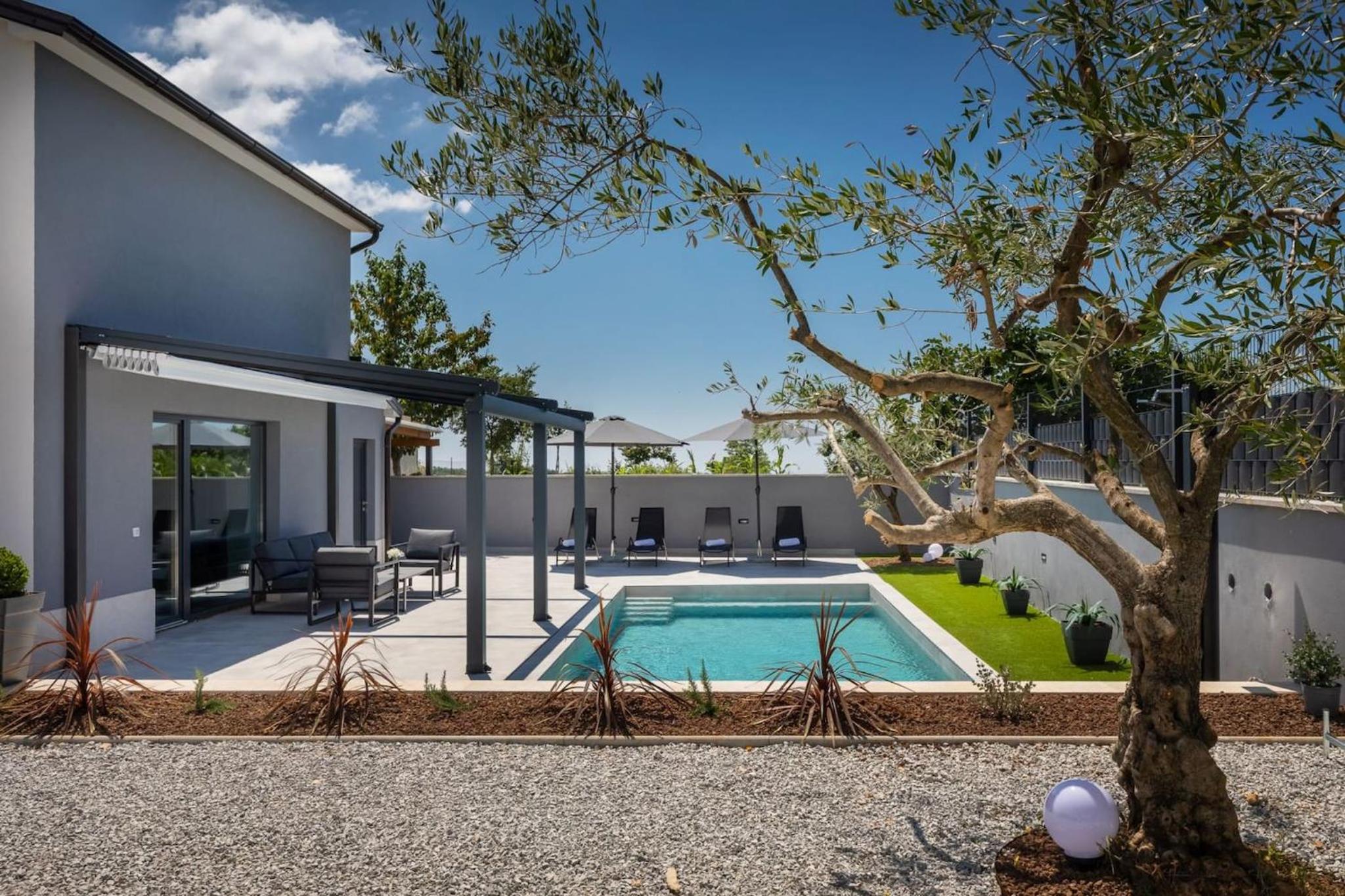 Modern villa Ana with 2 bedrooms in Tinjan view 5