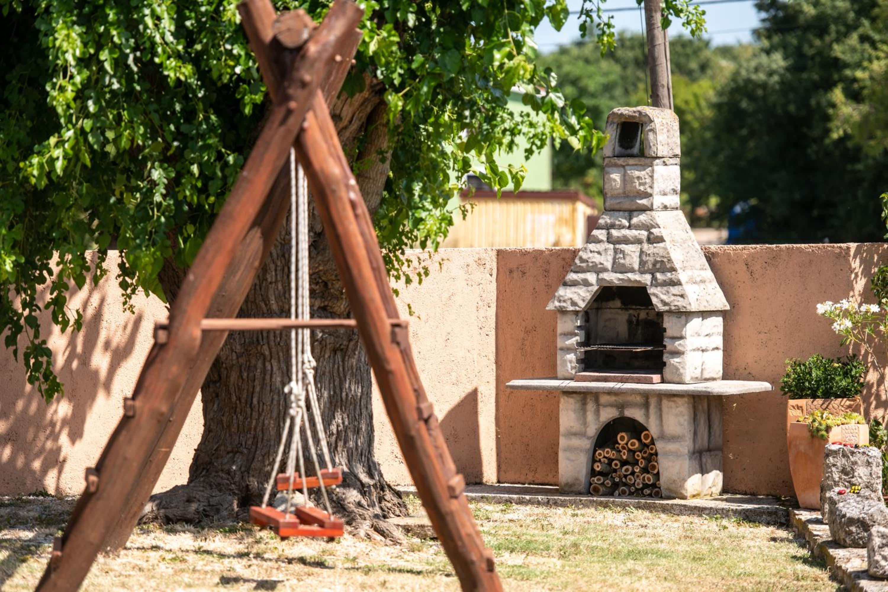 Photo 18