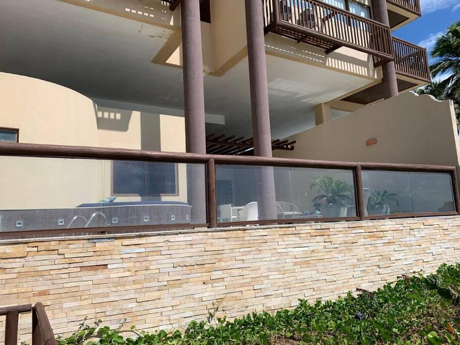 Condomínio Barra Bali apartamento térreo de frente para mar