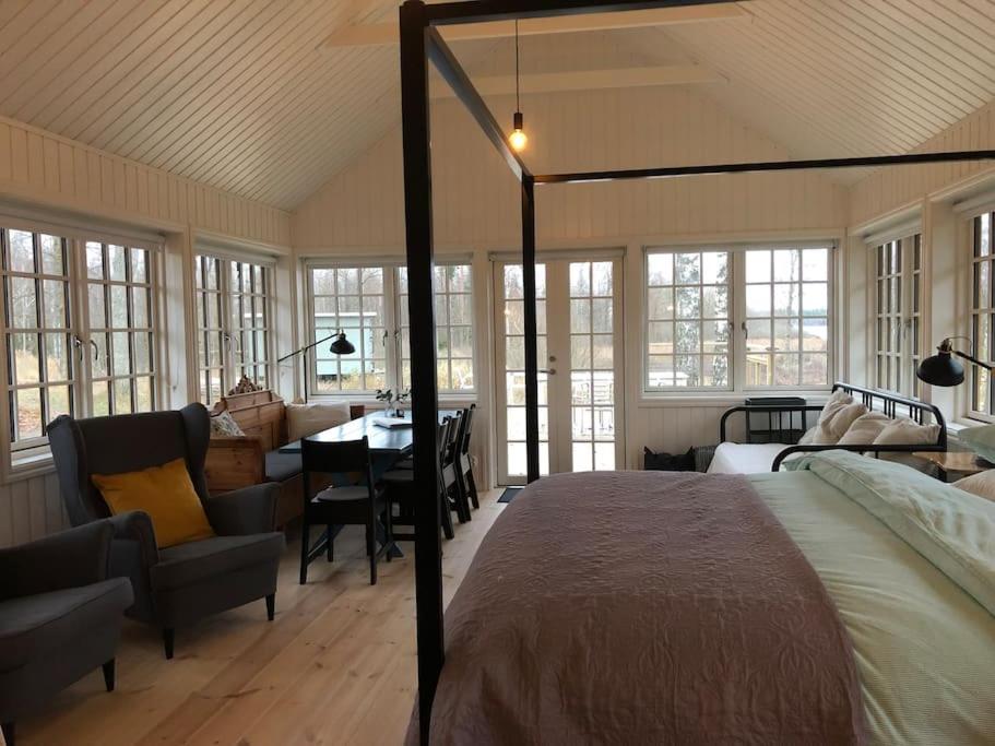 Agundaborg garden cottage with large sun deck view 5